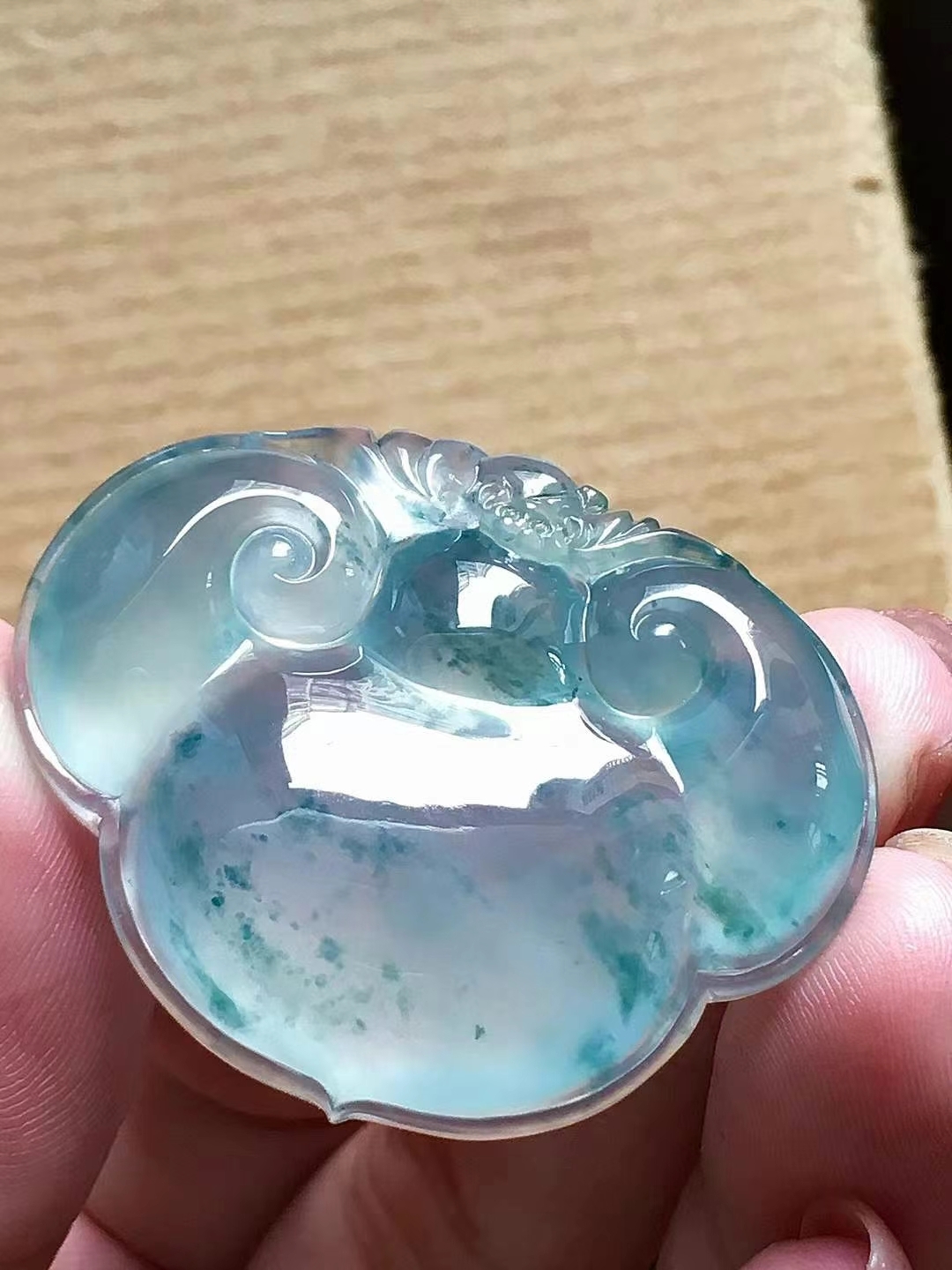 76330 翡翠如意頭