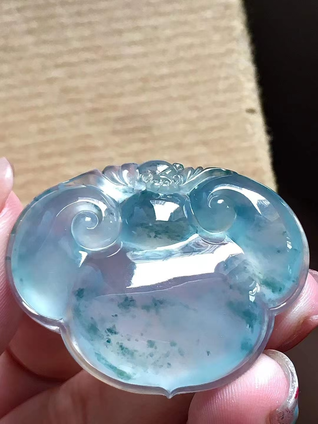 76330 翡翠如意頭