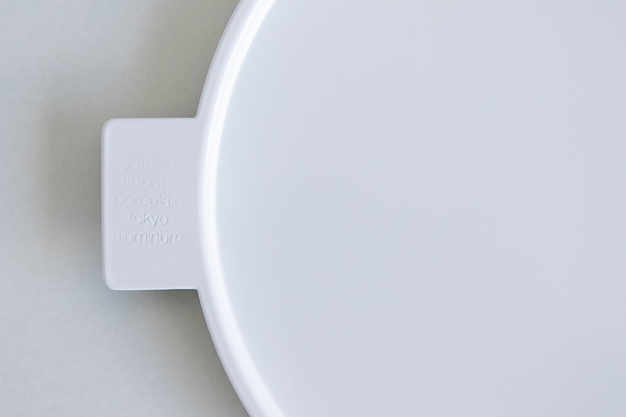 yumiko iihoshi porcelain - Colored' aluminum tray彩色鋁製托盤 / 圓形  / 白 / 225