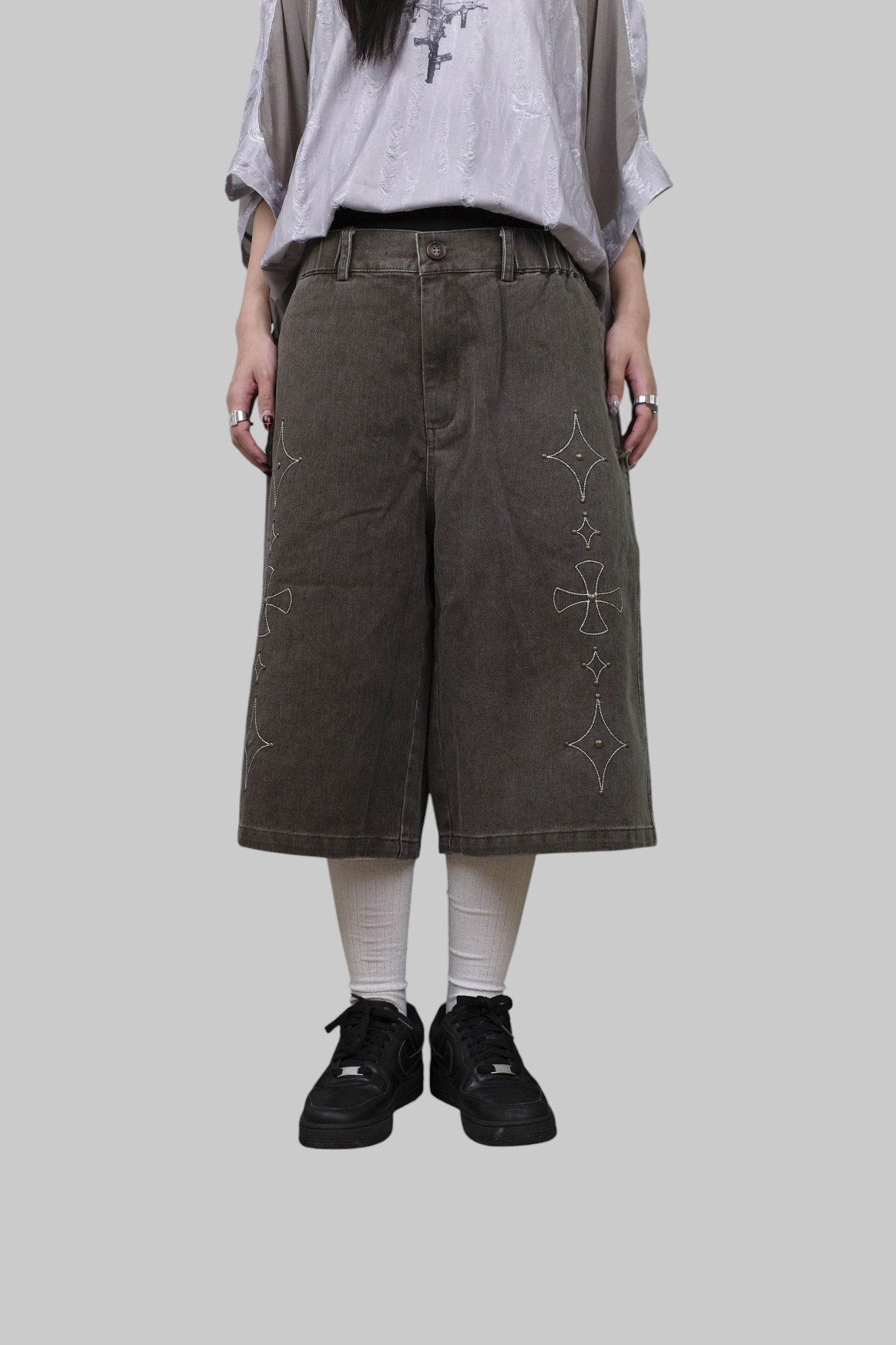 『Always_Good』刺繡 十字 鉚釘 牛仔 七分 短褲