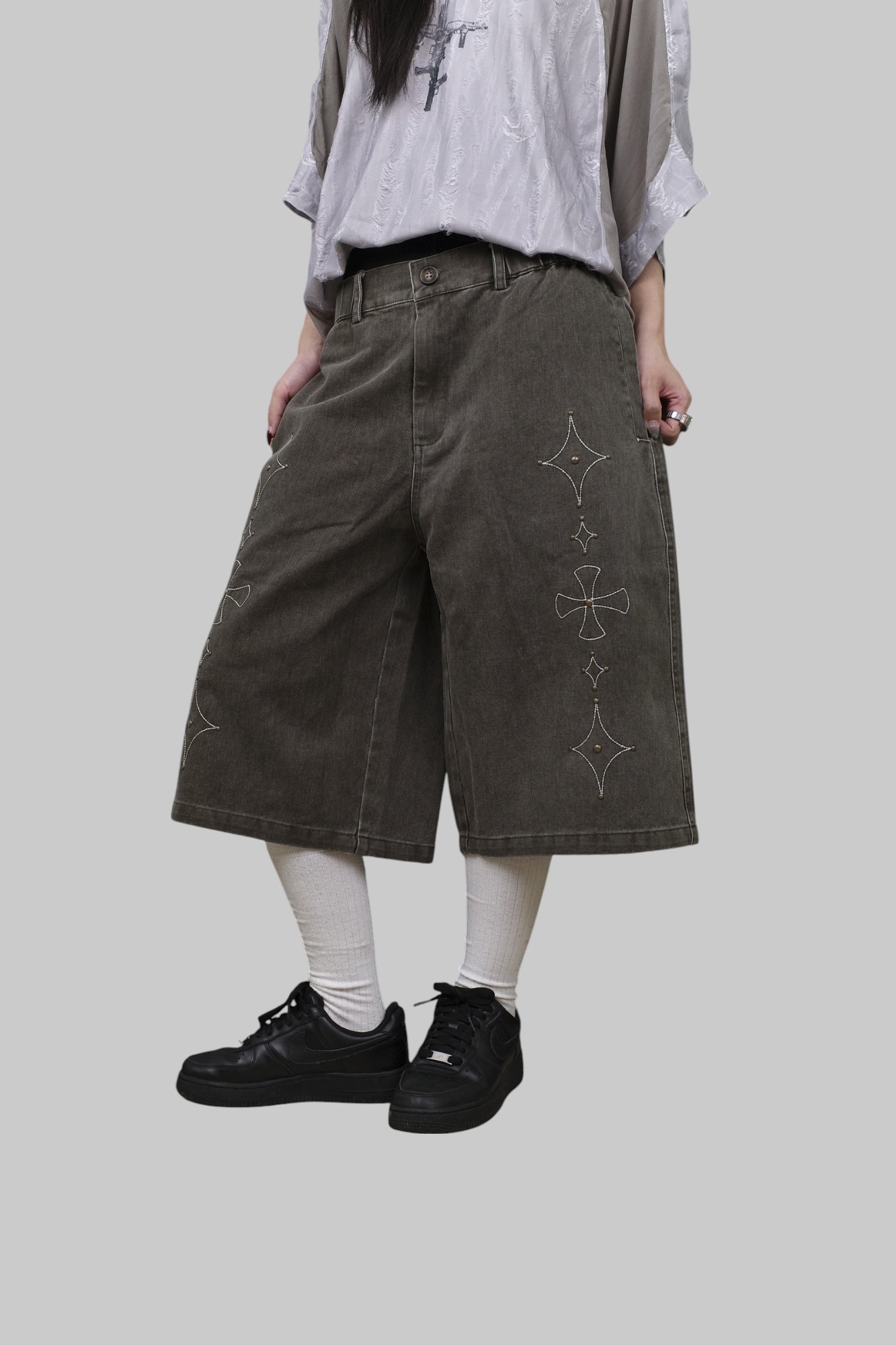 『Always_Good』刺繡 十字 鉚釘 牛仔 七分 短褲