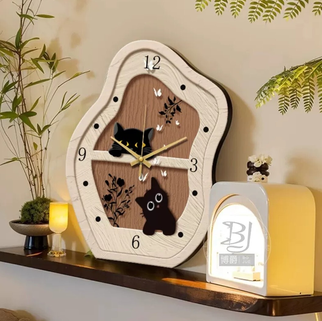 復古風格貓咪靜音桌面鐘