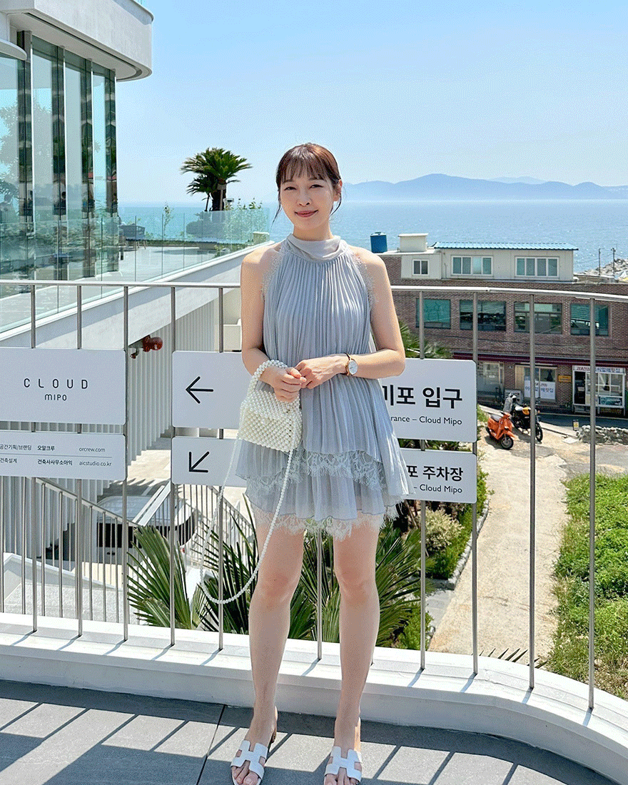 LINA LINA解鎖浪漫睫毛蕾絲上衣短裙兩件組-霧藍灰