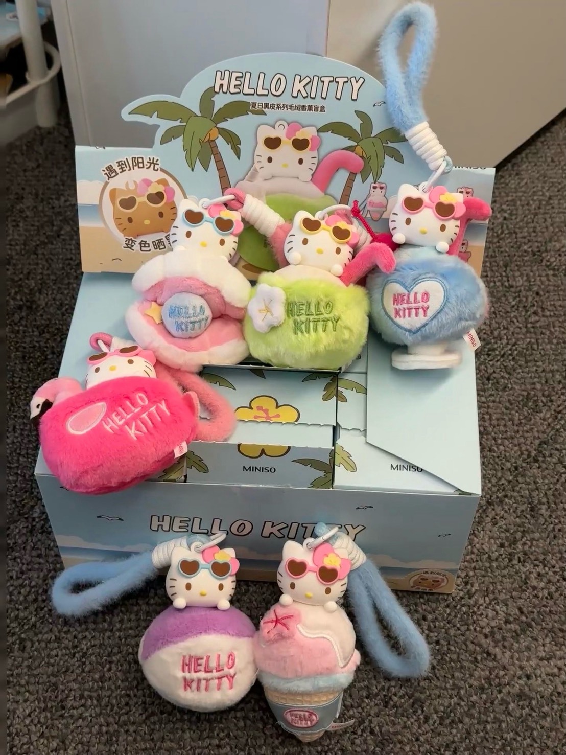 現貨 正版授權 三麗鷗 黑皮HELLO KITTY 變色吊飾 香薰 掛件