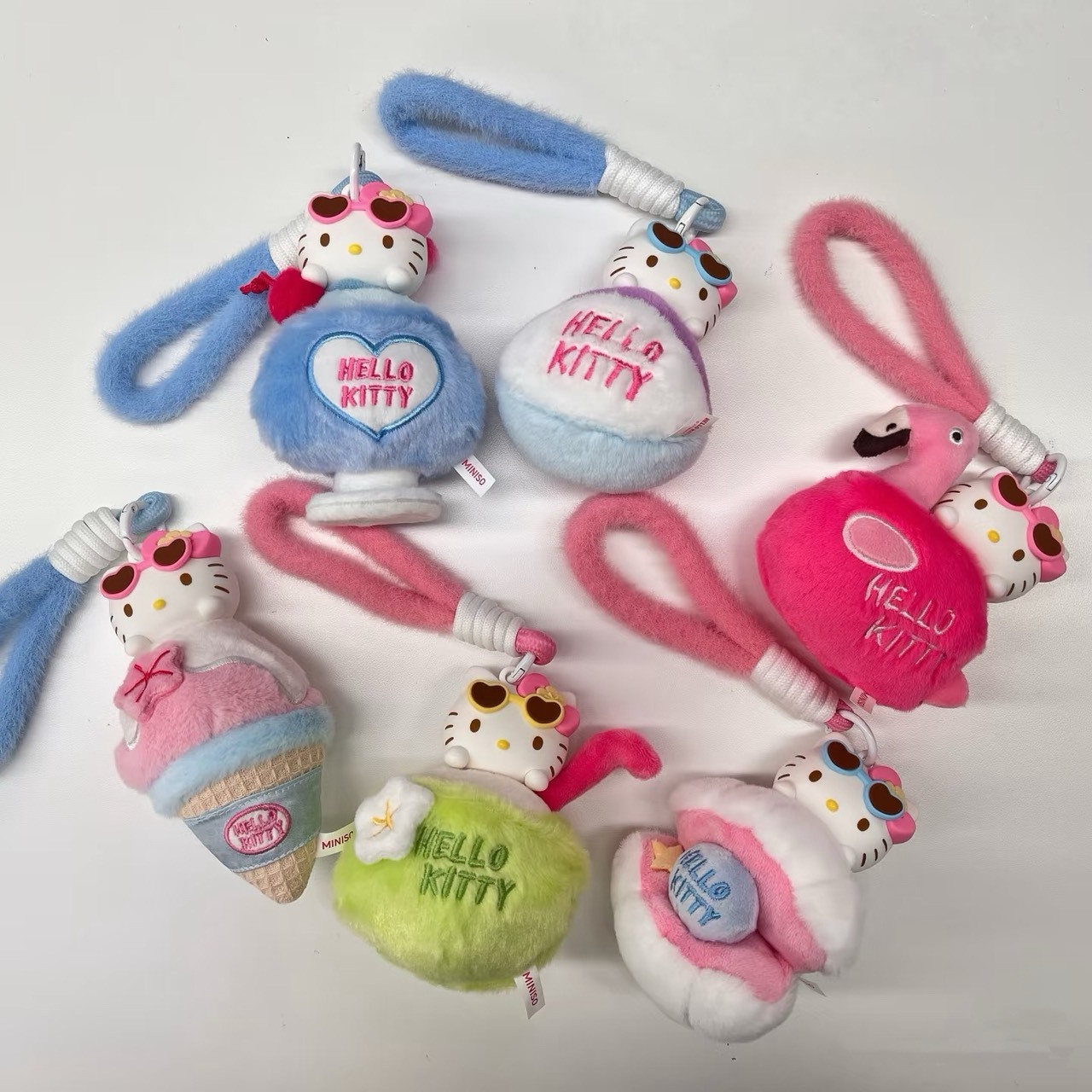 現貨 正版授權 三麗鷗 黑皮HELLO KITTY 變色吊飾 香薰 掛件