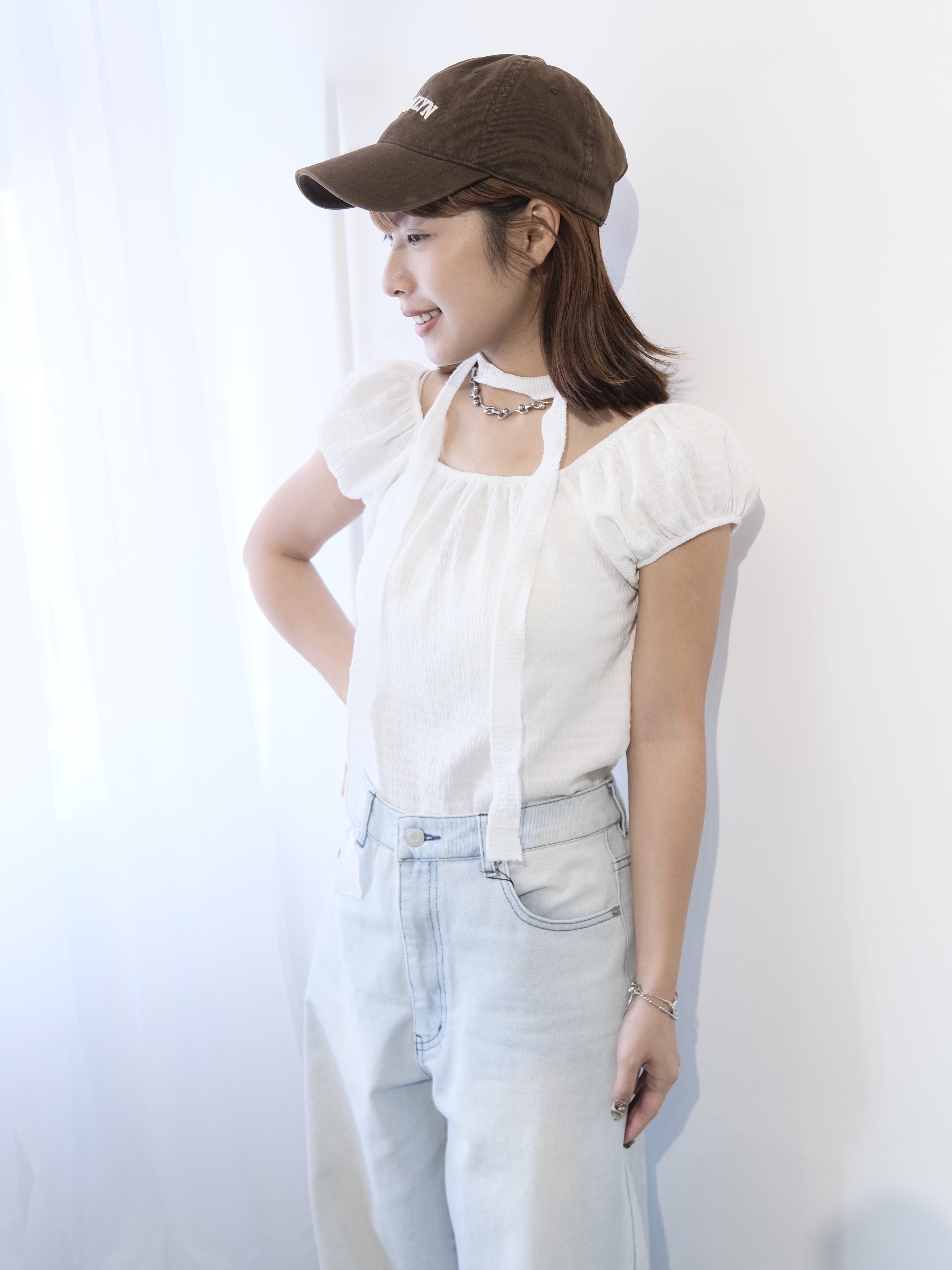 配頸帶露肩修身Top