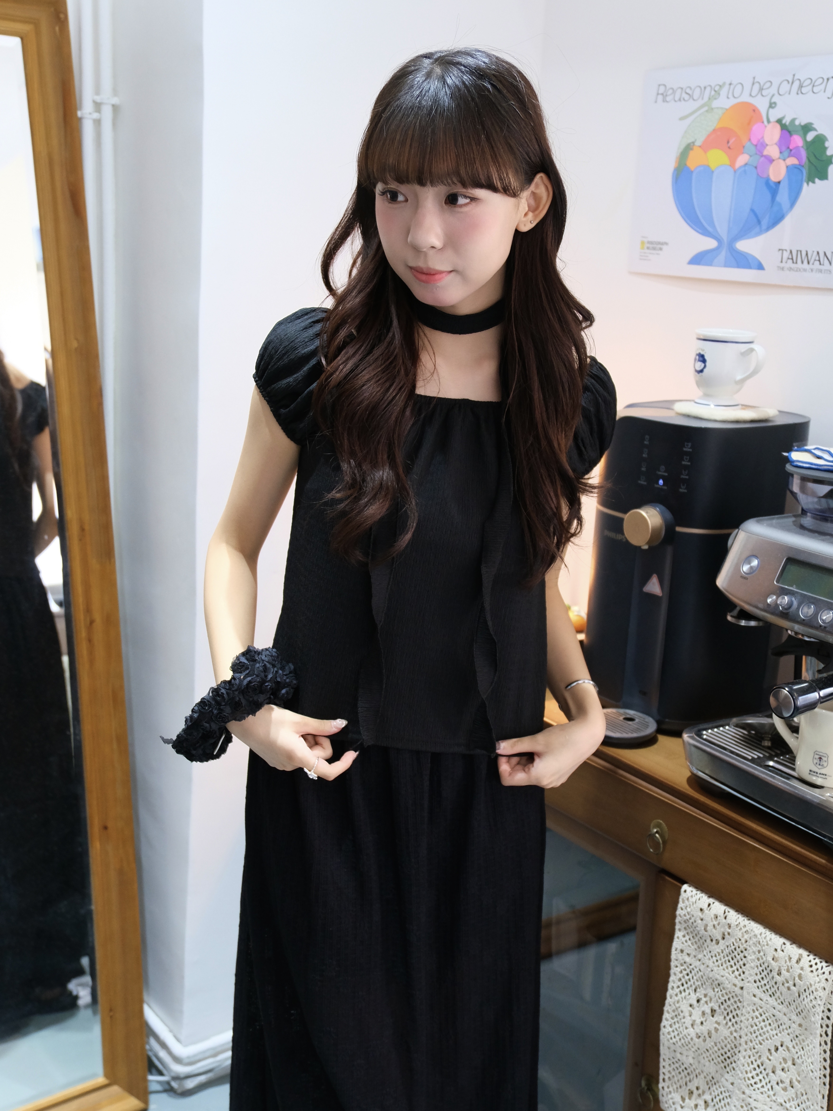 配頸帶露肩修身Top