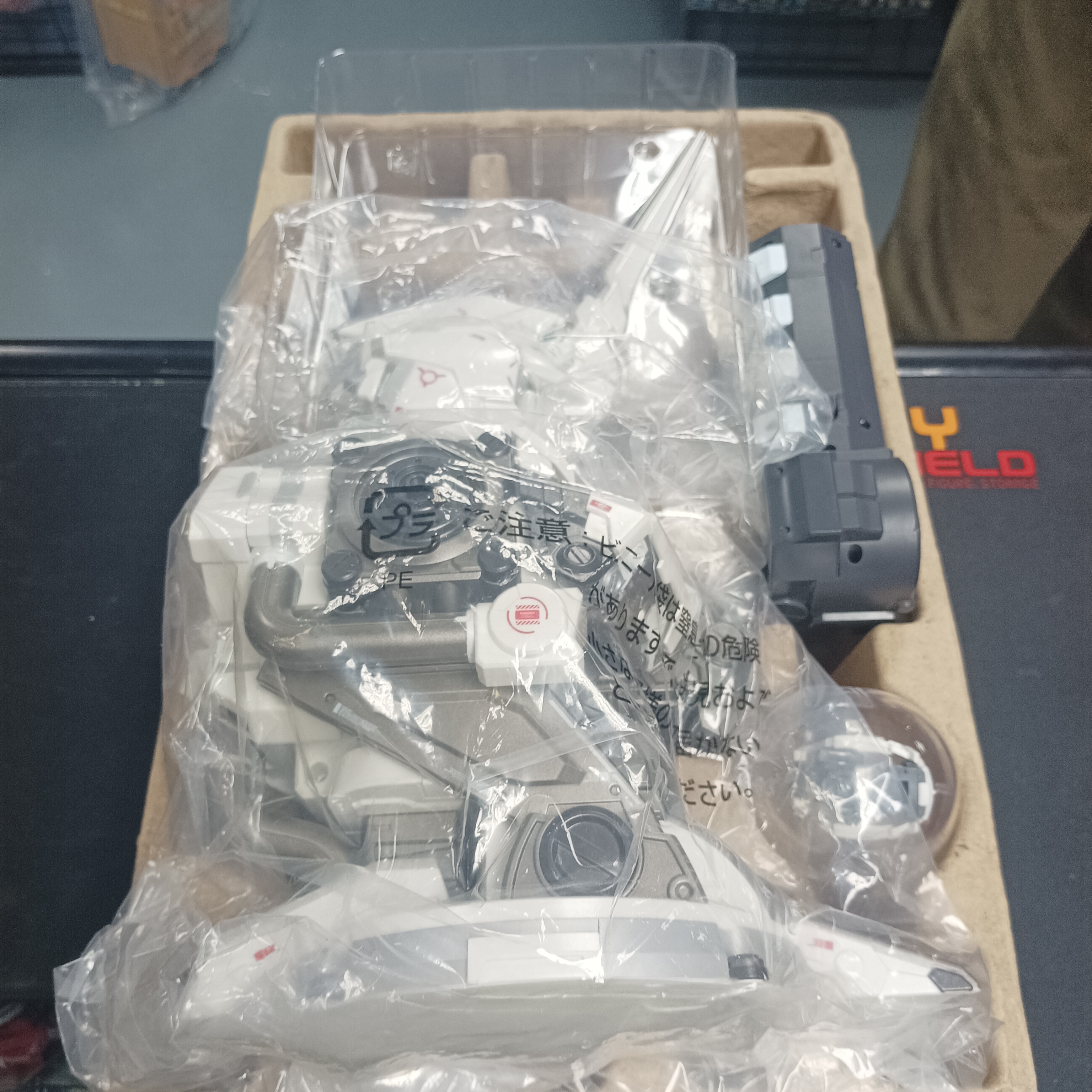 寄賣-ULTIMATE MECHANIX UNICORN 胸像 GUNDAM LIMITED