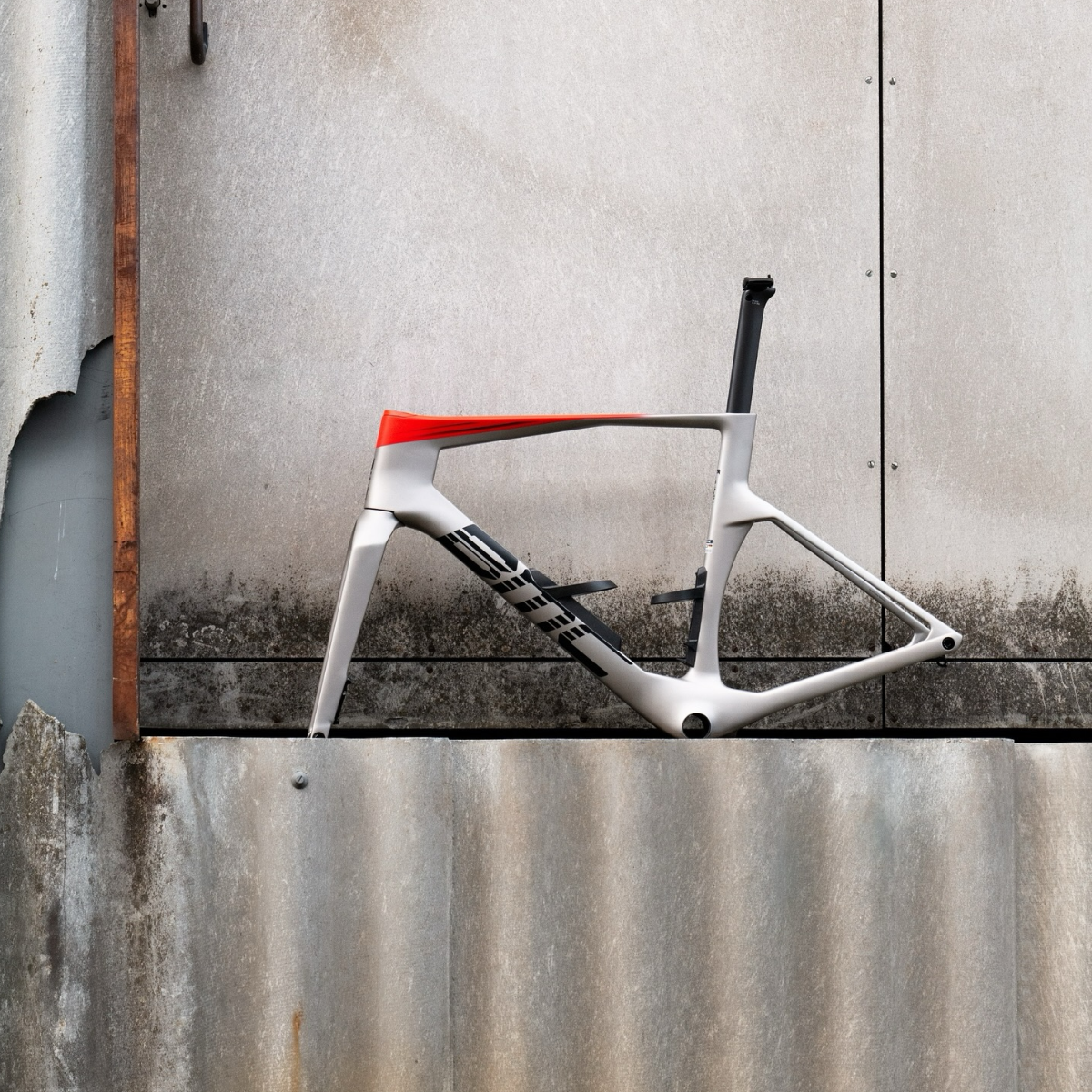 新款【BMC】Teammachine R01 車架組 /  VAR2 Arctic Silver & Neon Red