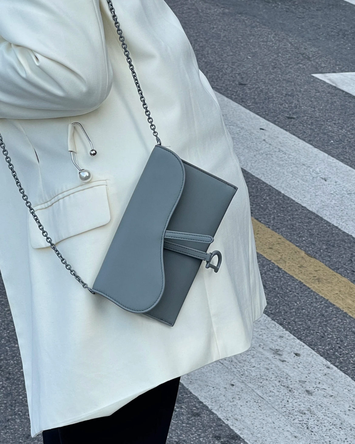 Dior Small Saddle Goatskin Pouch with Chain Cloud Blue