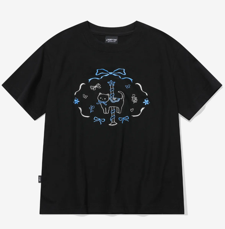 CPGN STUDIO / Circle Kitty Embroidered Cropped T-Shirt / Black   JUL25