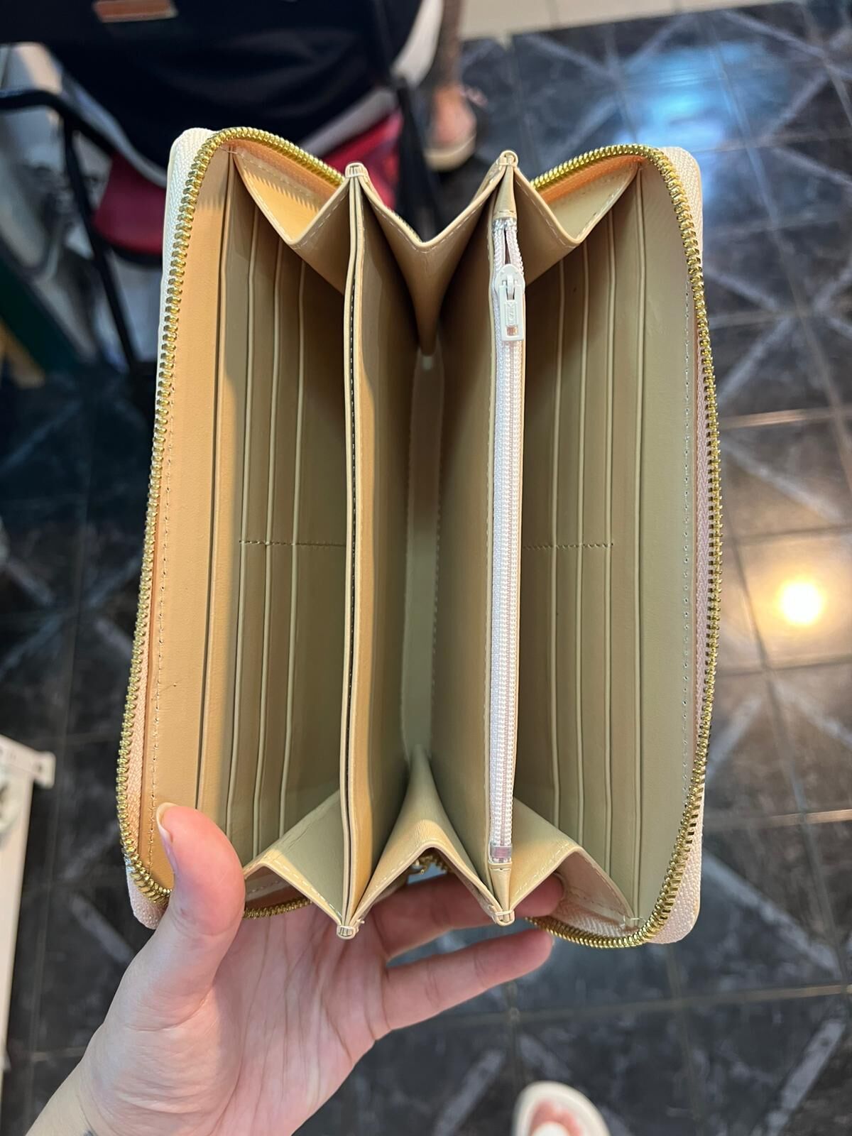 泰國 鱷魚皮拉鏈長銀包 (T7 T996)