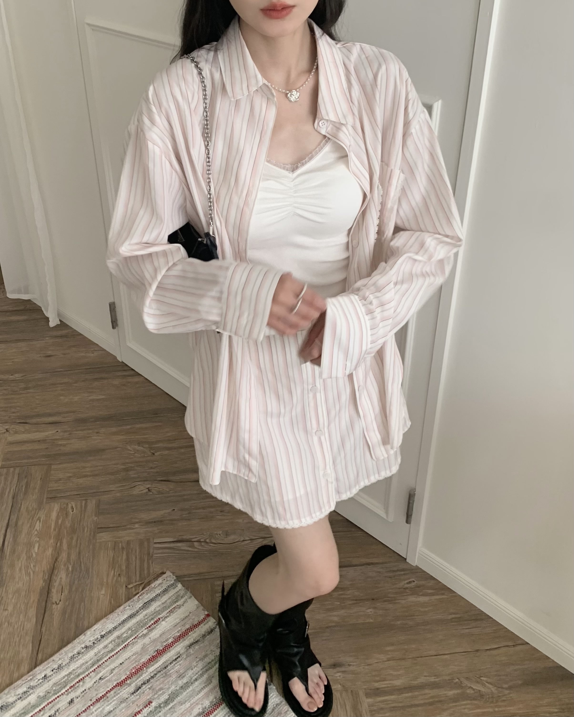 現貨-普羅旺斯光澤蕾絲細肩背心