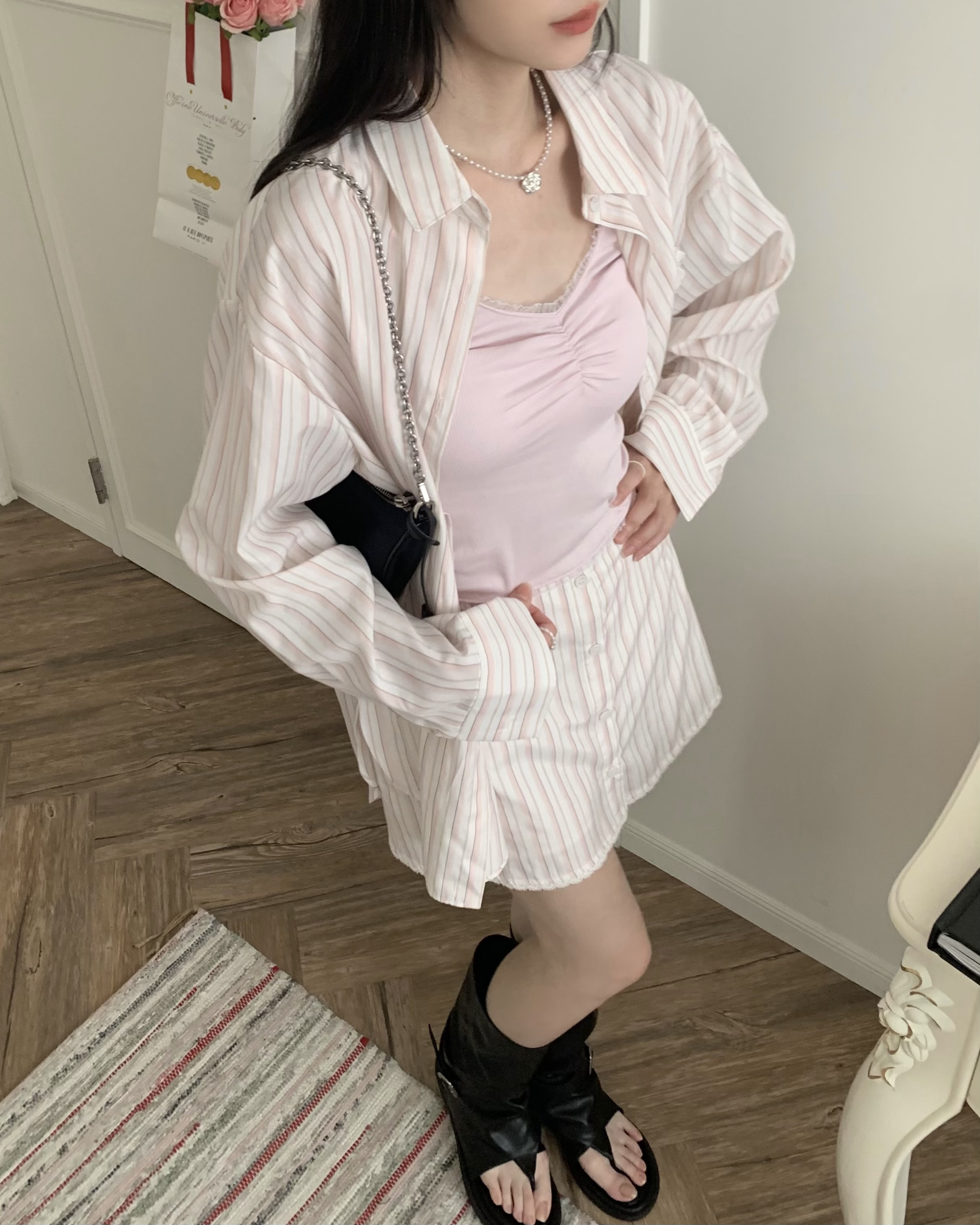 現貨-普羅旺斯光澤蕾絲細肩背心