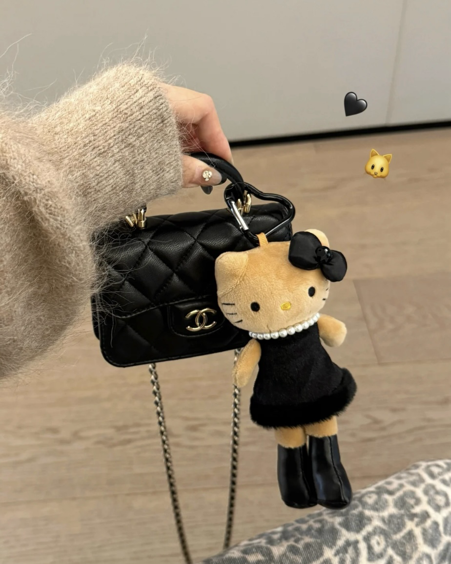 日本限定 50周年限定 長腿貴婦 Hello Kitty 黑皮 凱蒂貓 吊飾 掛件