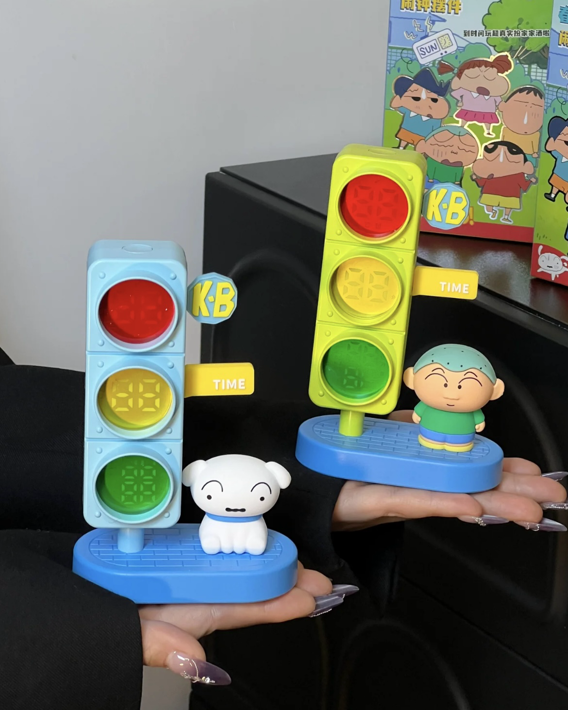 <正版授權> Maihe 蠟筆小新 春日部防衛隊 鬧鐘擺件系列盲盒 紅綠燈造型