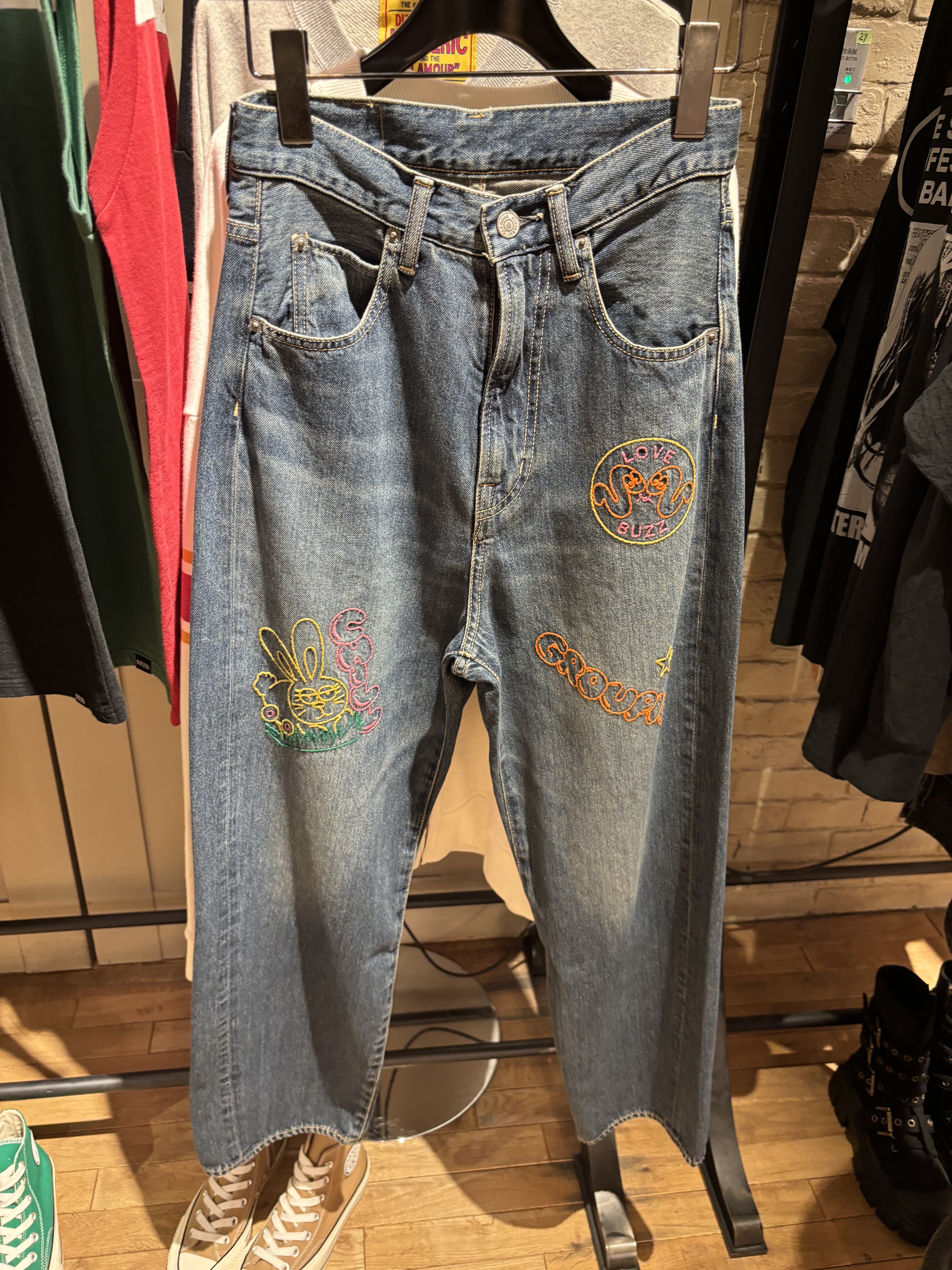 HYSTERIC GLAMOUR   - Hand-stitched embroidered tapered denim pants