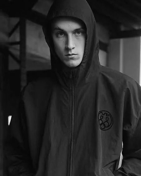 ジャケット・アウター 1 Yeezy Nylon Windbreaker Gosha s-l400.jpg