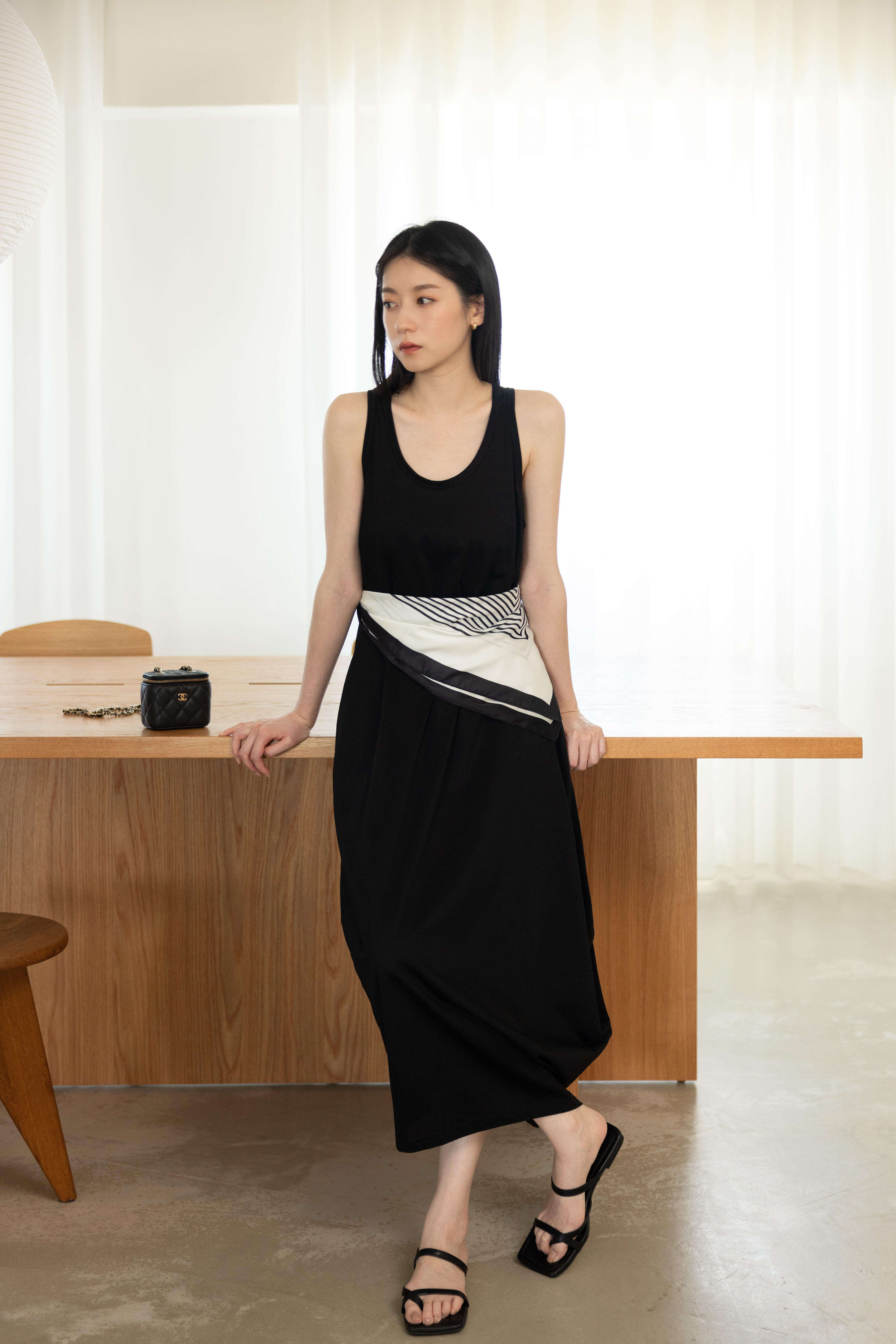 親膚設計感背心長洋-黑