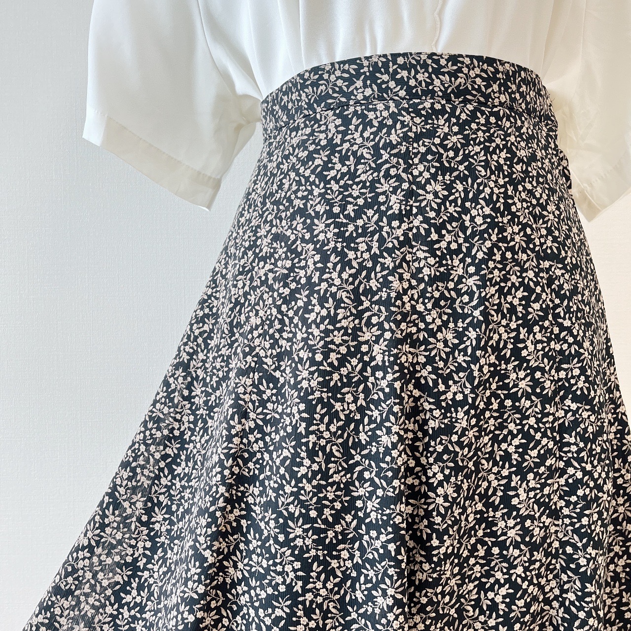 黑色小碎花半身裙