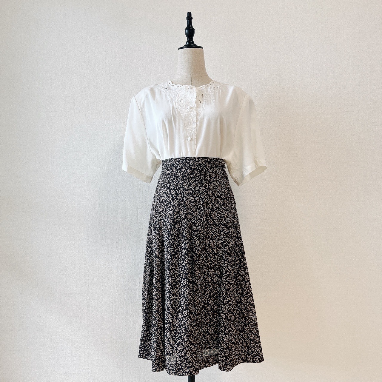 黑色小碎花半身裙