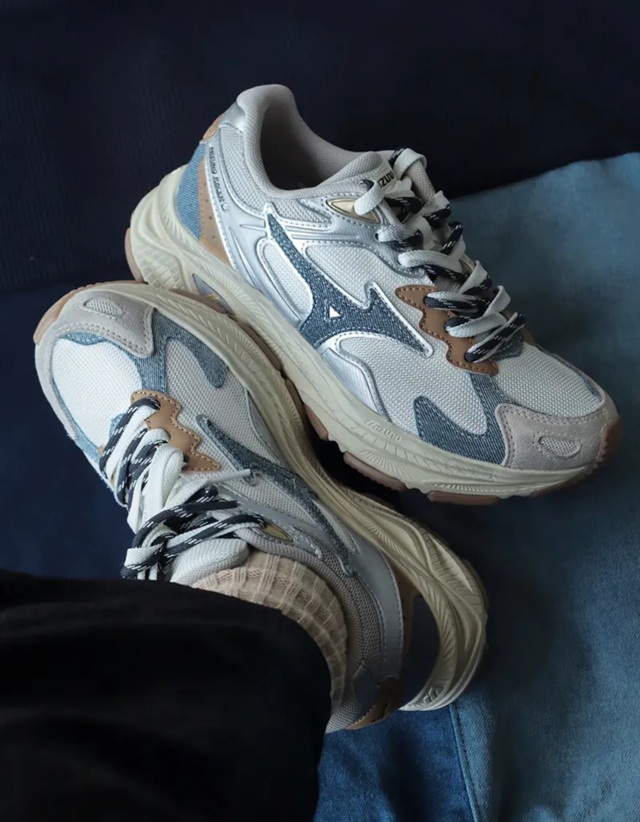 [預訂] MIZUNO Racer S | 灰藍牛仔拼布