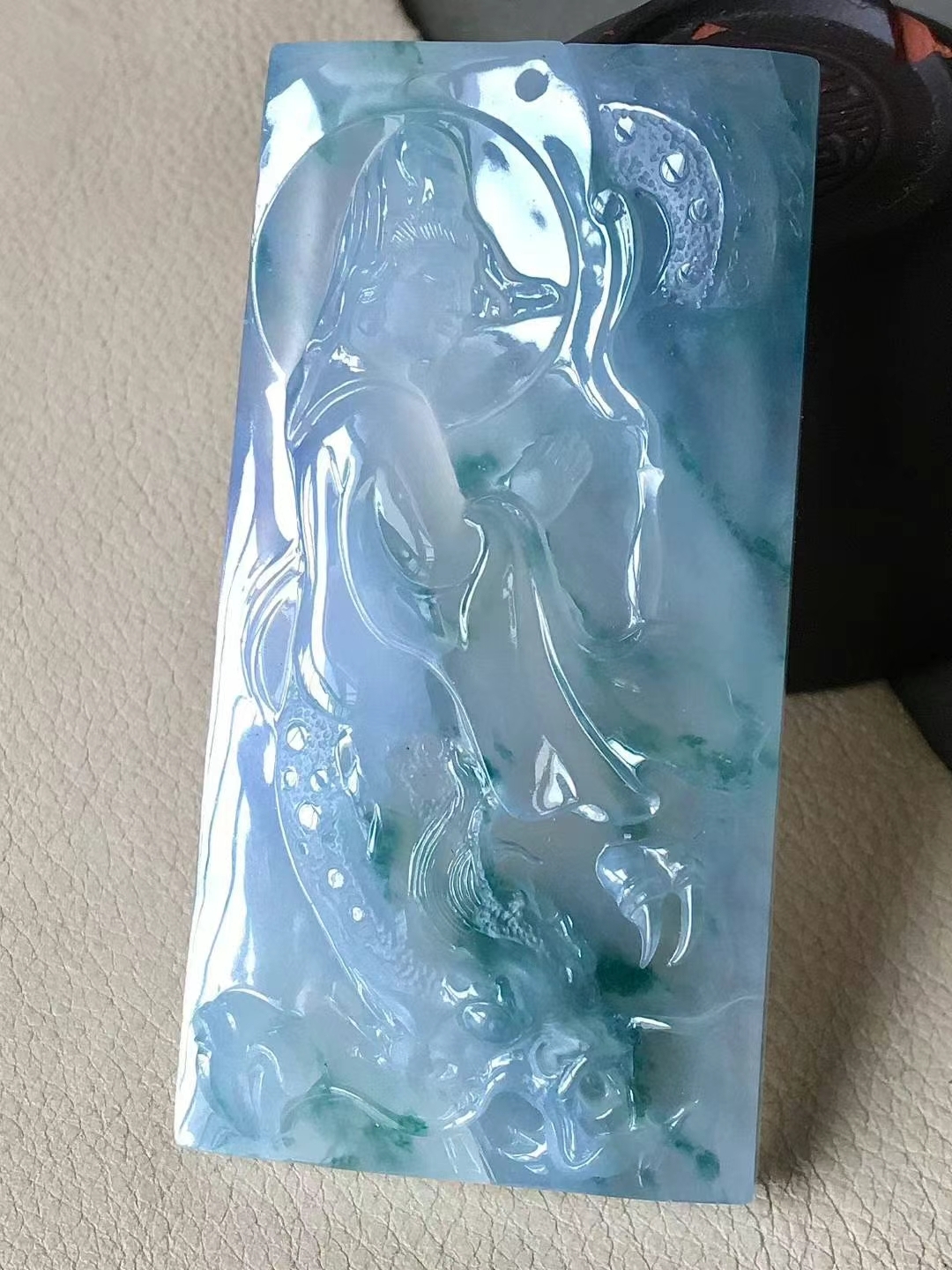 76554 翡翠冰飄花自在觀音