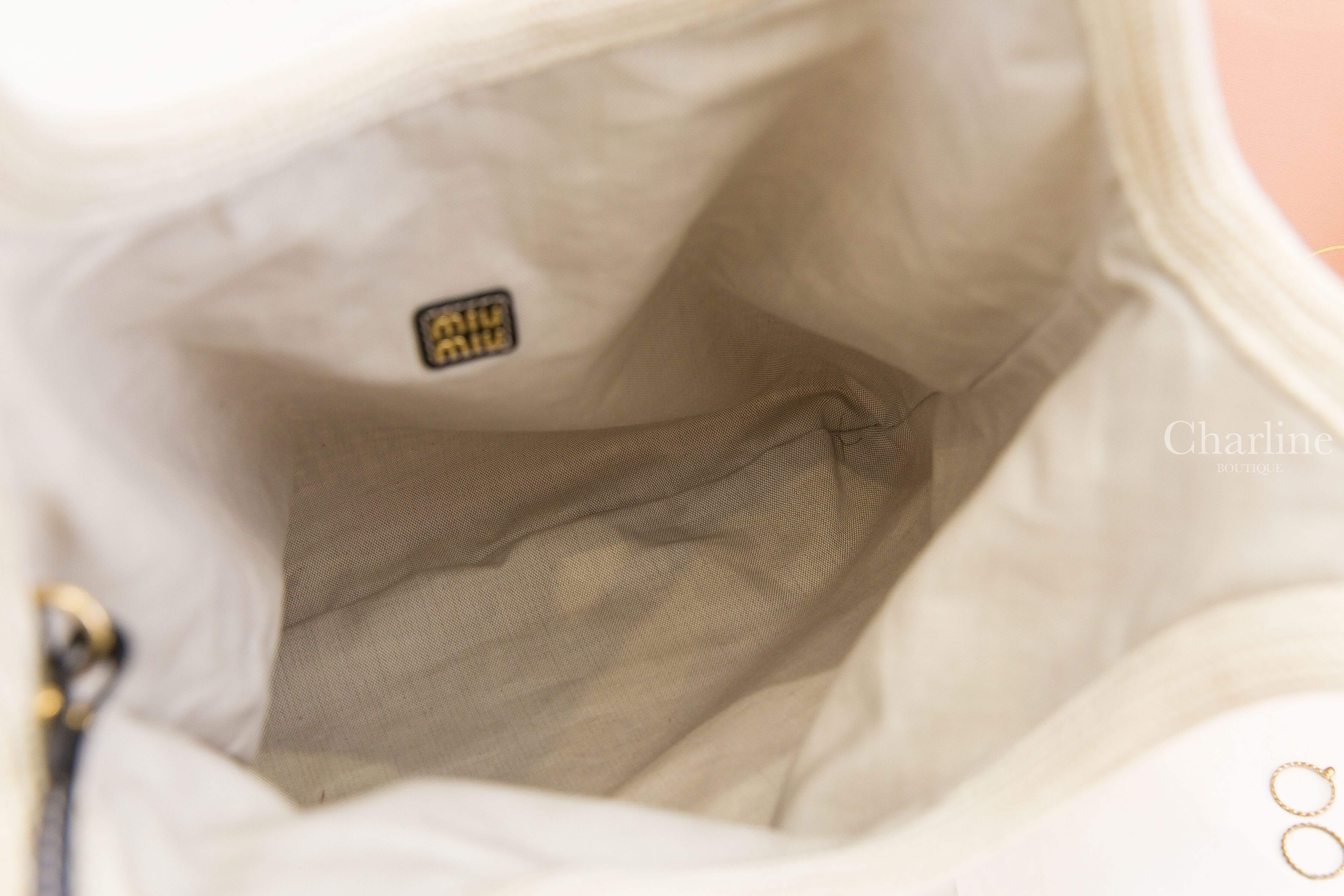 Miu Miu Ivy Raffia-Effect Woven Tote Bag 粉筆白黑字帆布內裡棉質編織手提肩背托特包-Charline Boutique 精品代購