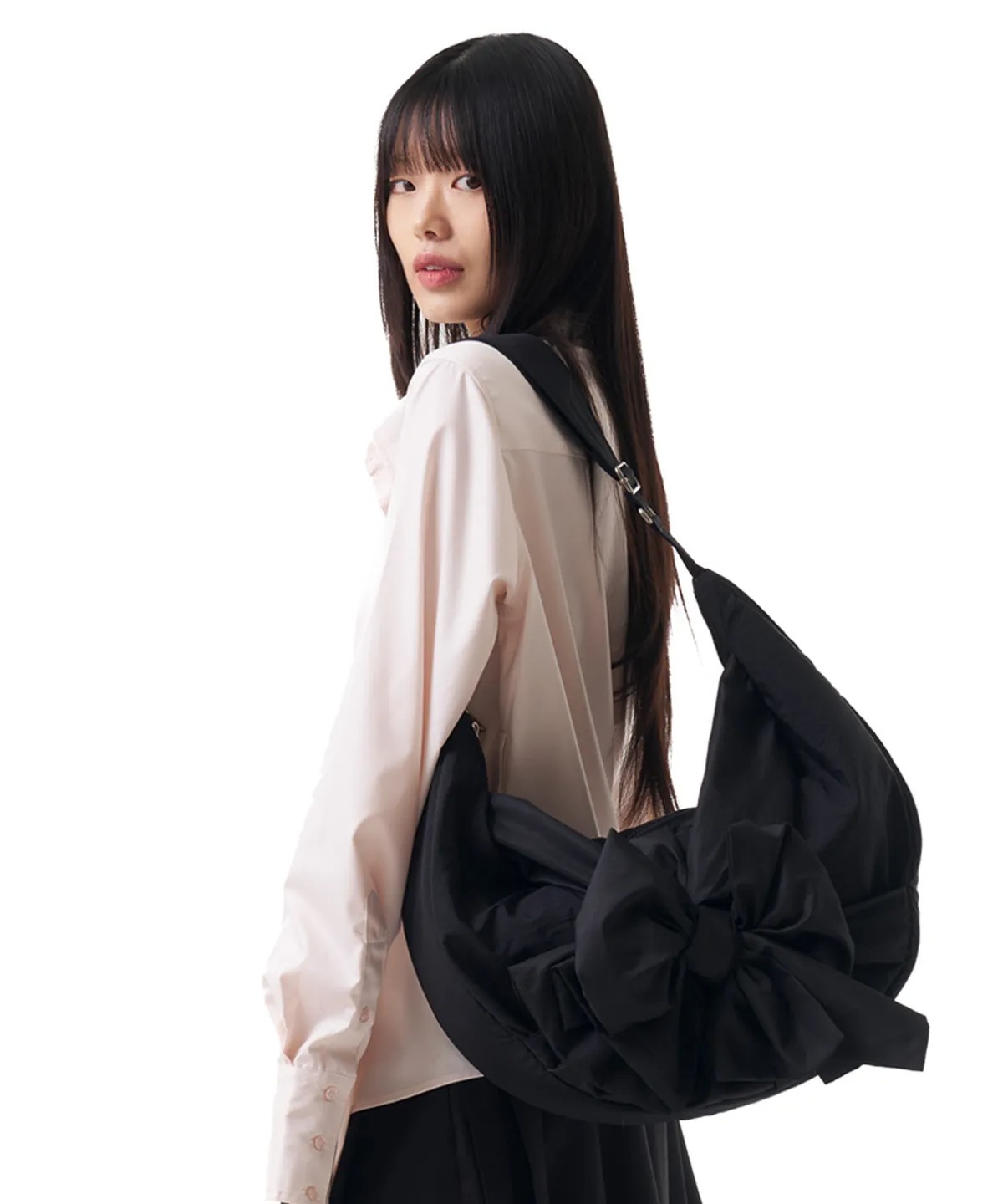 IUGAMAKARAS Knotted Shoulder Bag