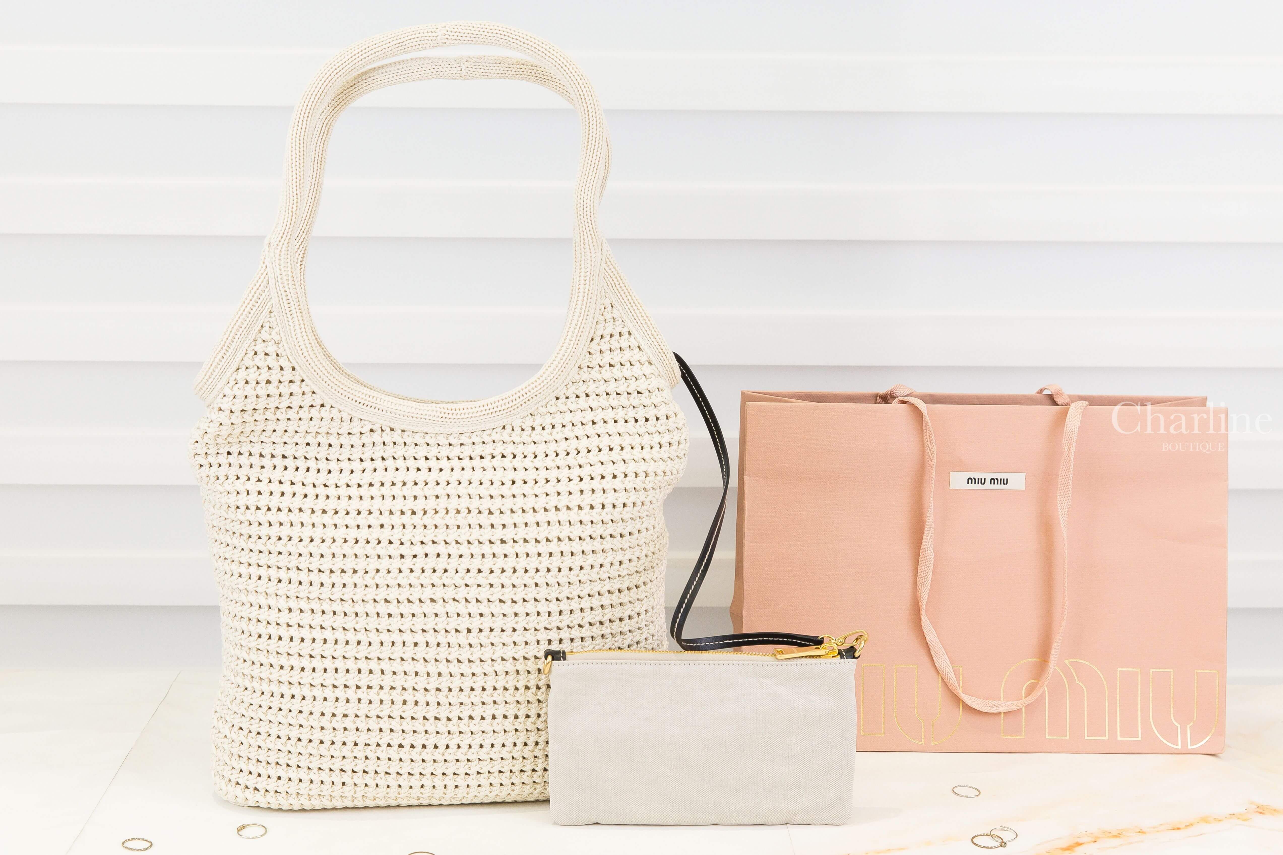 Miu Miu Ivy Raffia-Effect Woven Tote Bag 粉筆白黑字帆布內裡棉質編織手提肩背托特包-Charline Boutique 精品代購