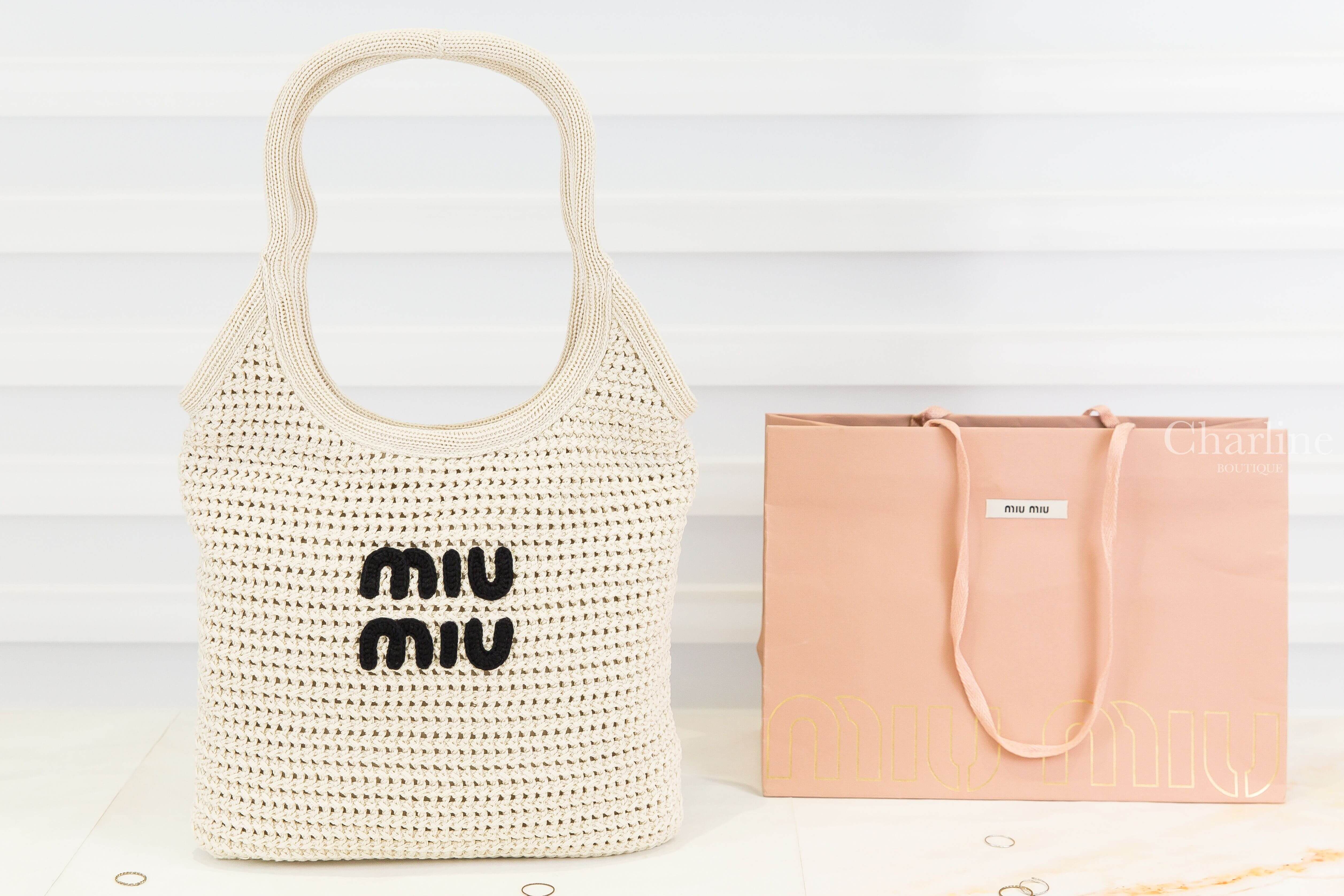 Miu Miu Ivy Raffia-Effect Woven Tote Bag 粉筆白黑字帆布內裡棉質編織手提肩背托特包-Charline Boutique 精品代購
