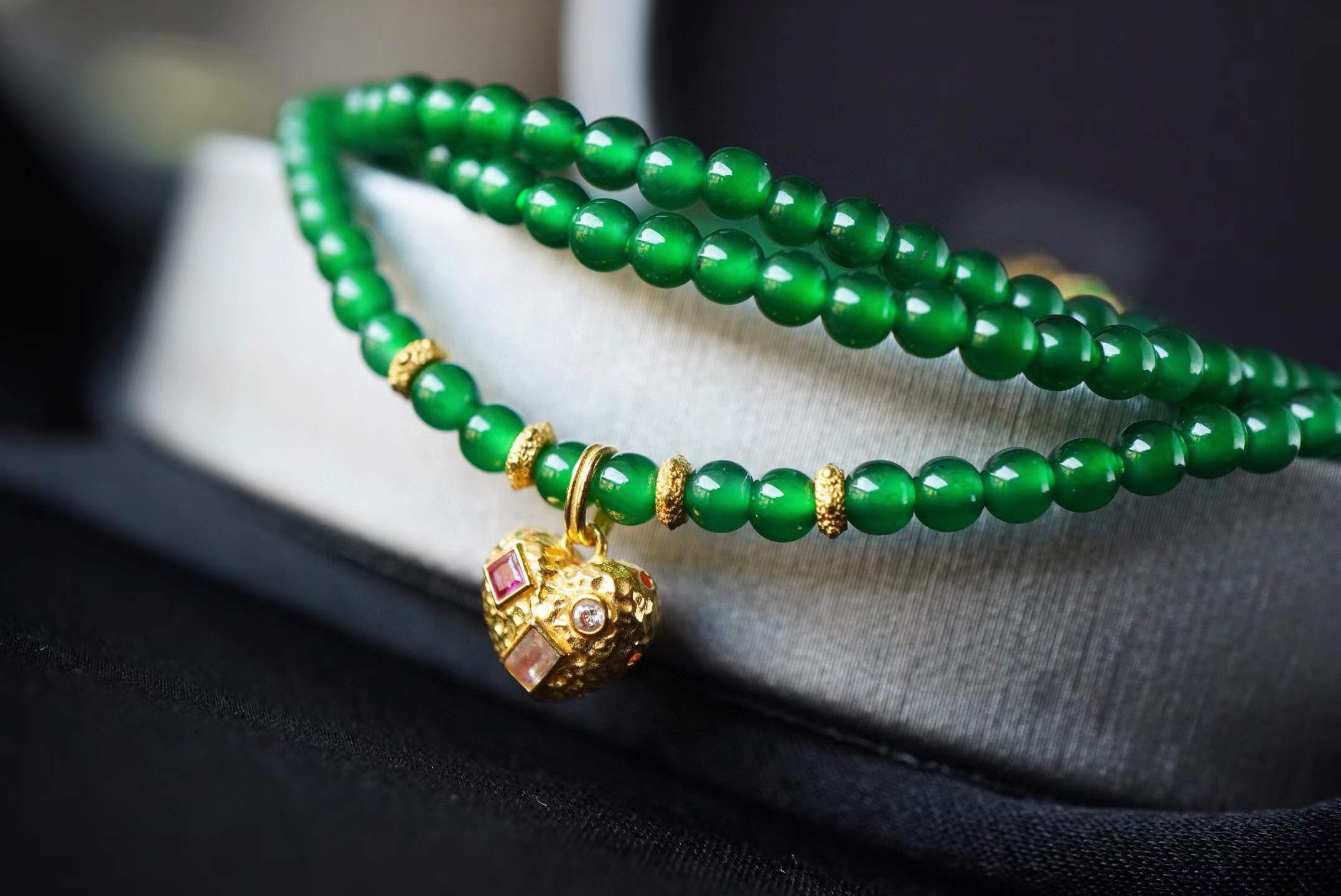 76867 翡翠辣陽綠小米鏈 (裸珠 3mm)