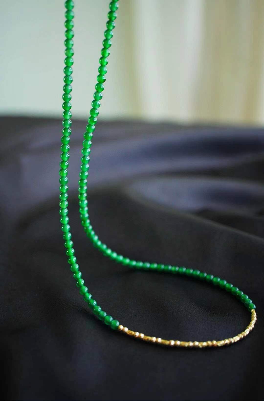 76868 翡翠辣陽綠小米鏈 (裸珠 3mm)