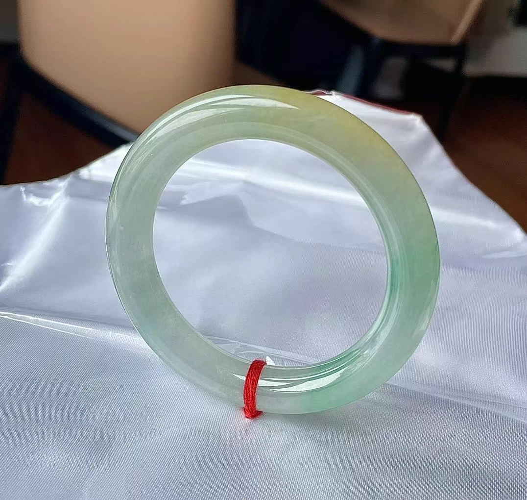 765510 57mm高冰黃加綠翡翠圓條手鐲 (56-58)