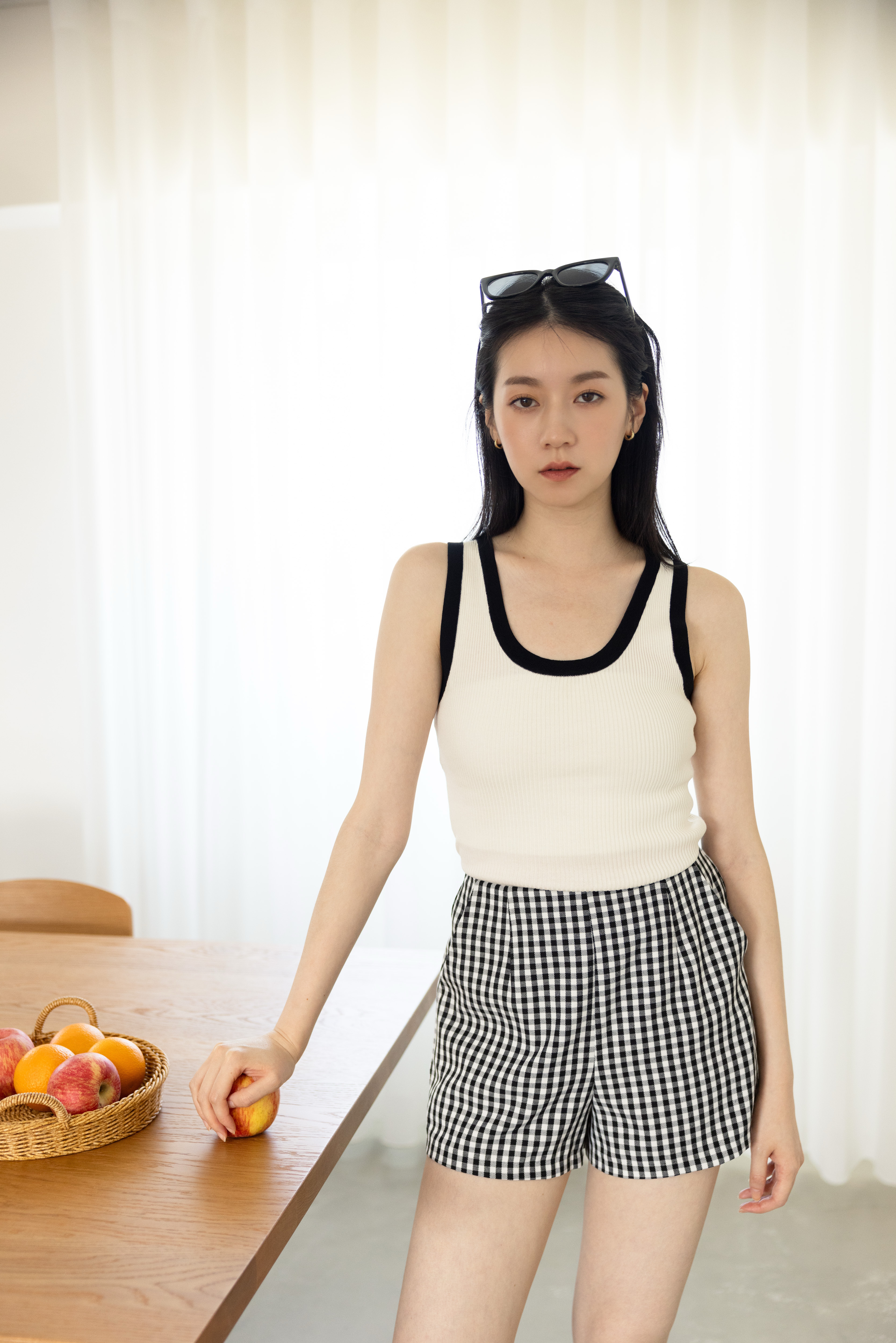 長腿細格紋短褲