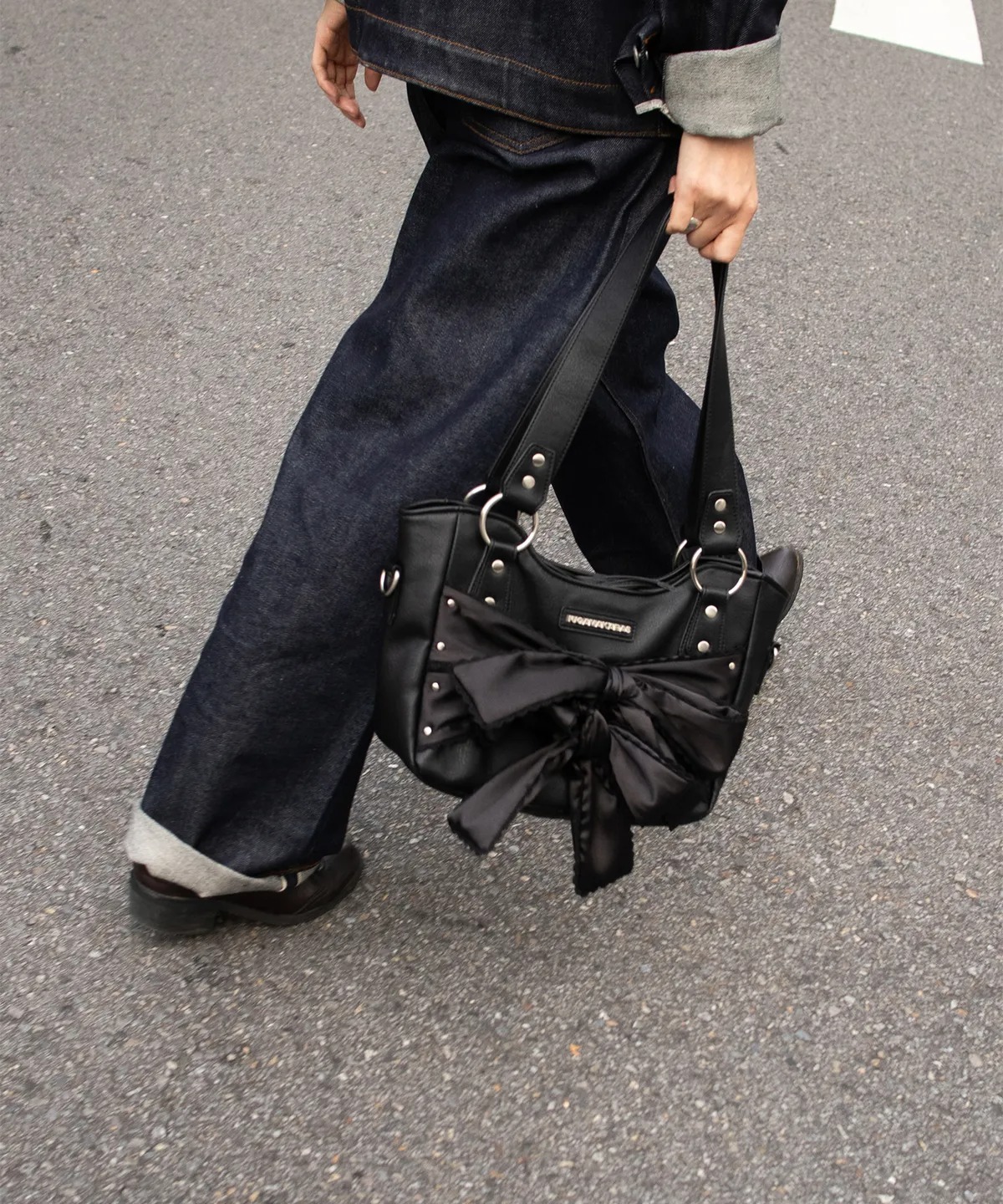 IUGAMAKARAS Laced Ribbon Leather Shoulder Bag