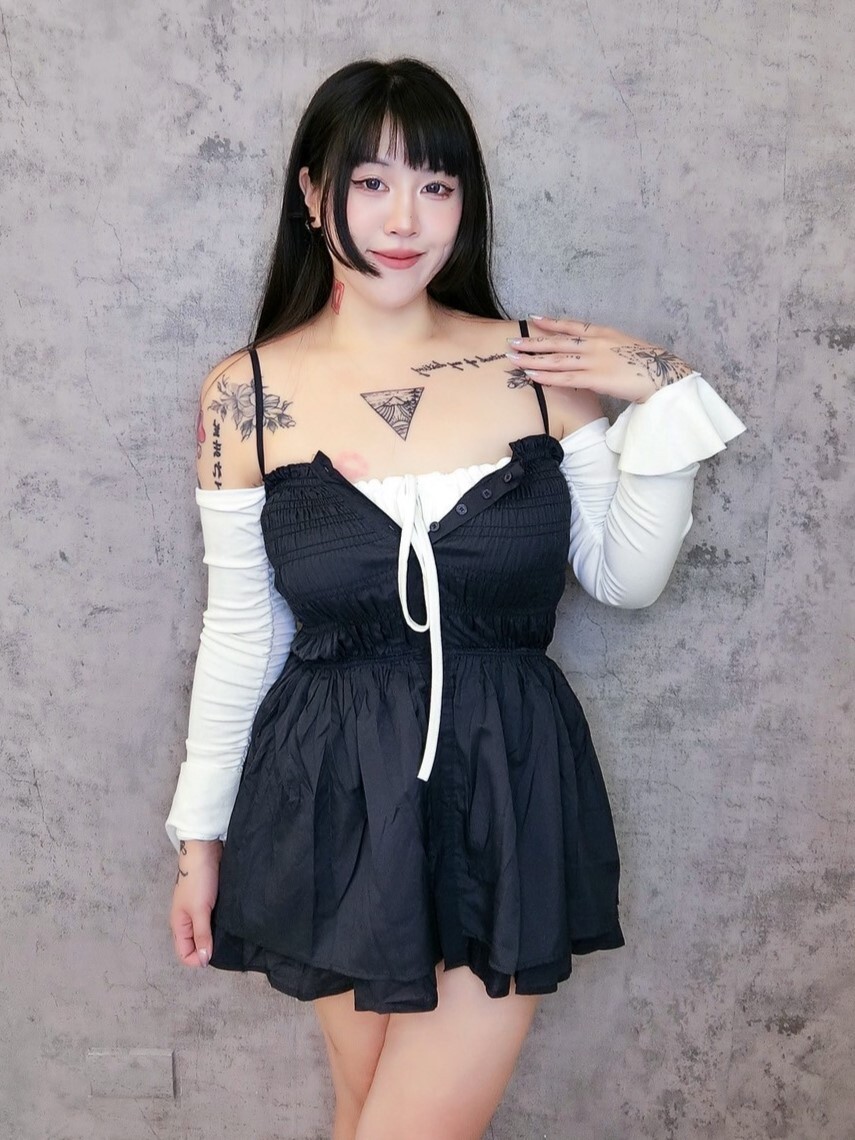 韓版設計款細肩帶象筋洋裝