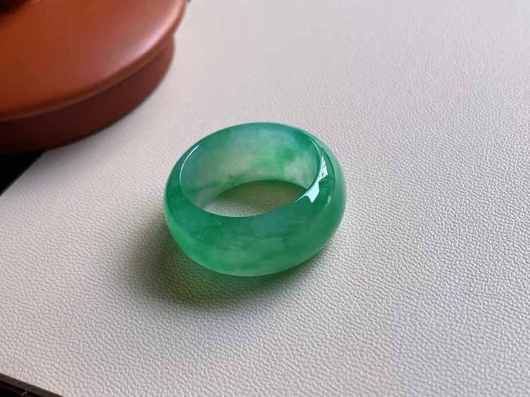 76557 翡翠高冰冰綠戒指 (圈口 17mm)