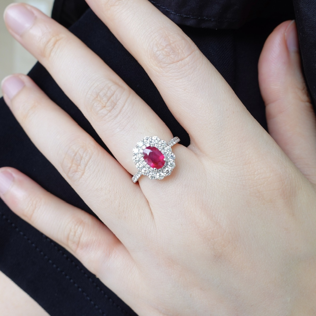 1ct緬甸產天然鴿血紅紅寶石18K金鑽石戒指 (帶AIGS證書)