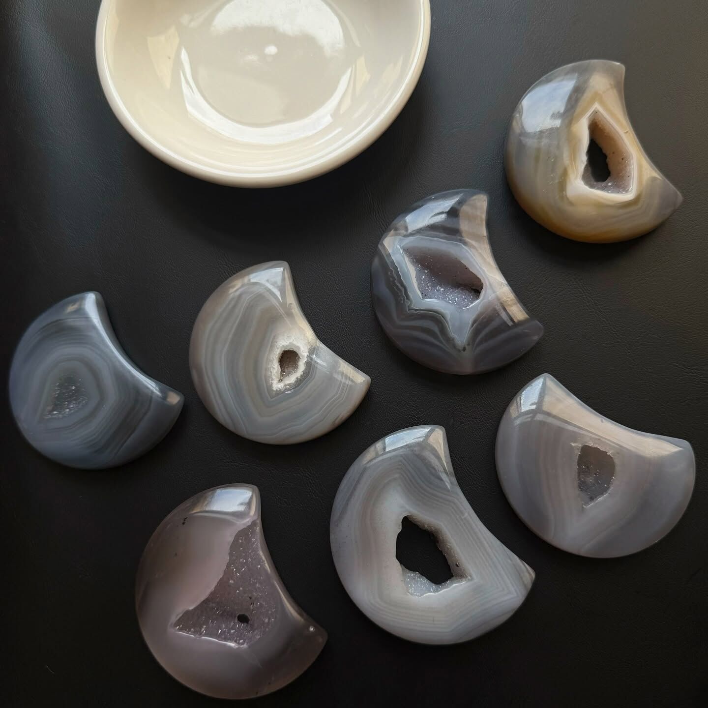 [原石] 瑪瑙晶洞 月亮