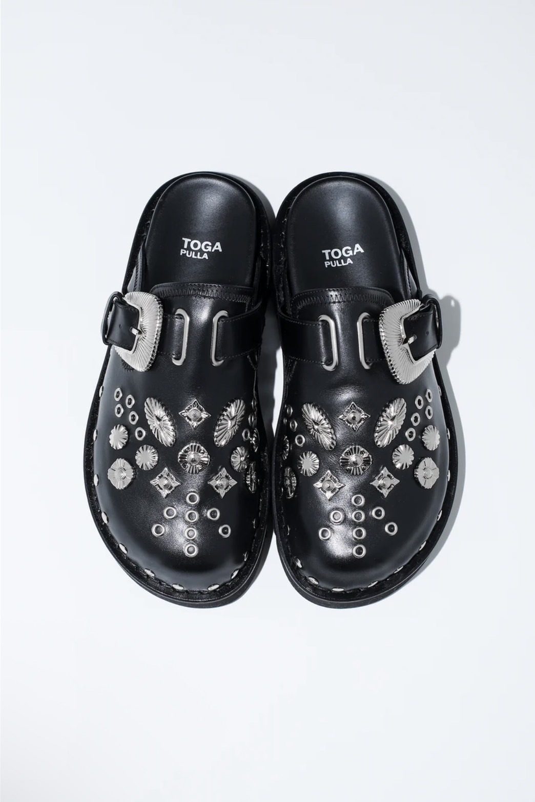 TOGA PULLA - 經典金屬包鞋