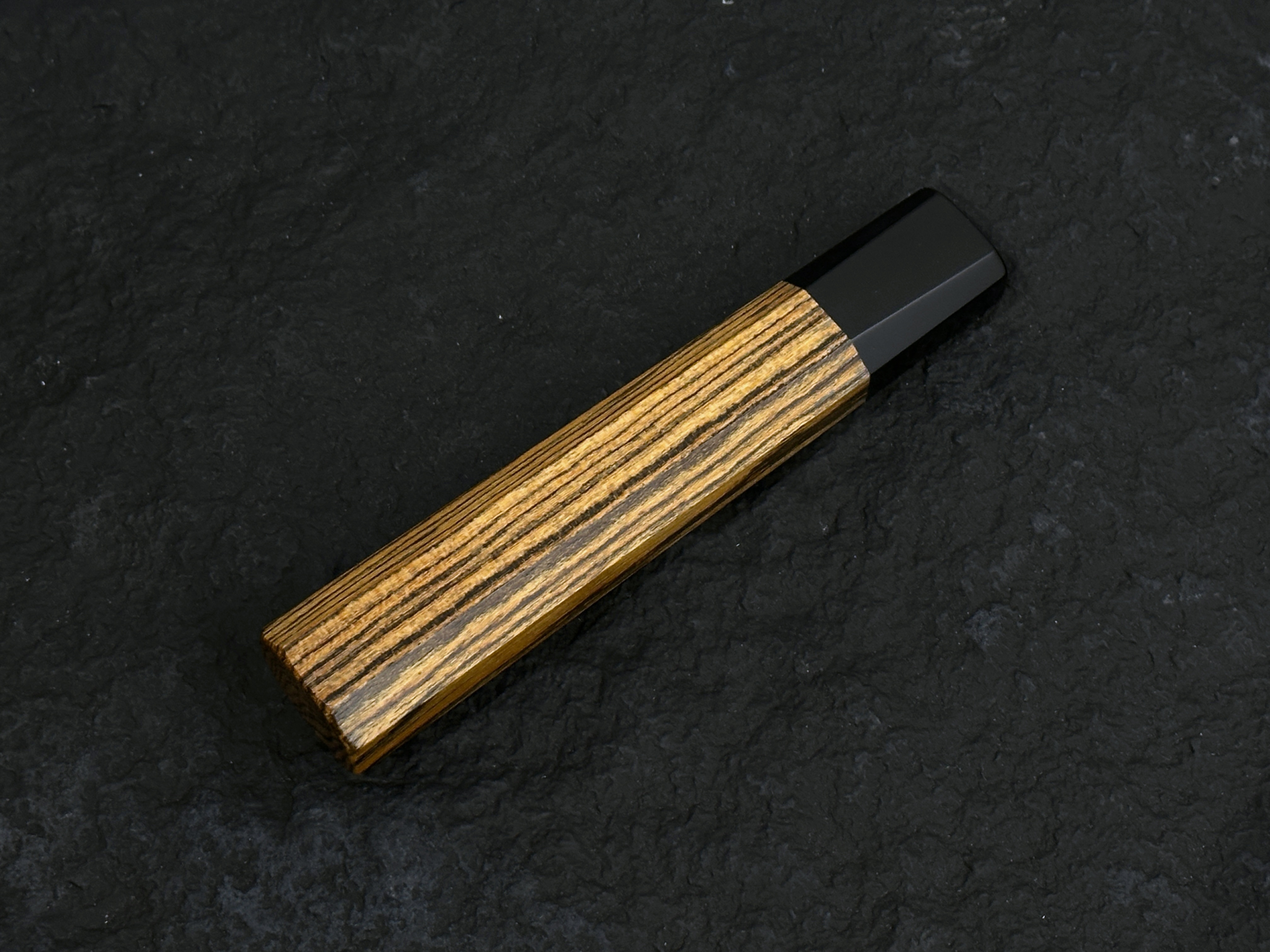 黑牛角黃金檀柄 OctaSlim 牛刀用