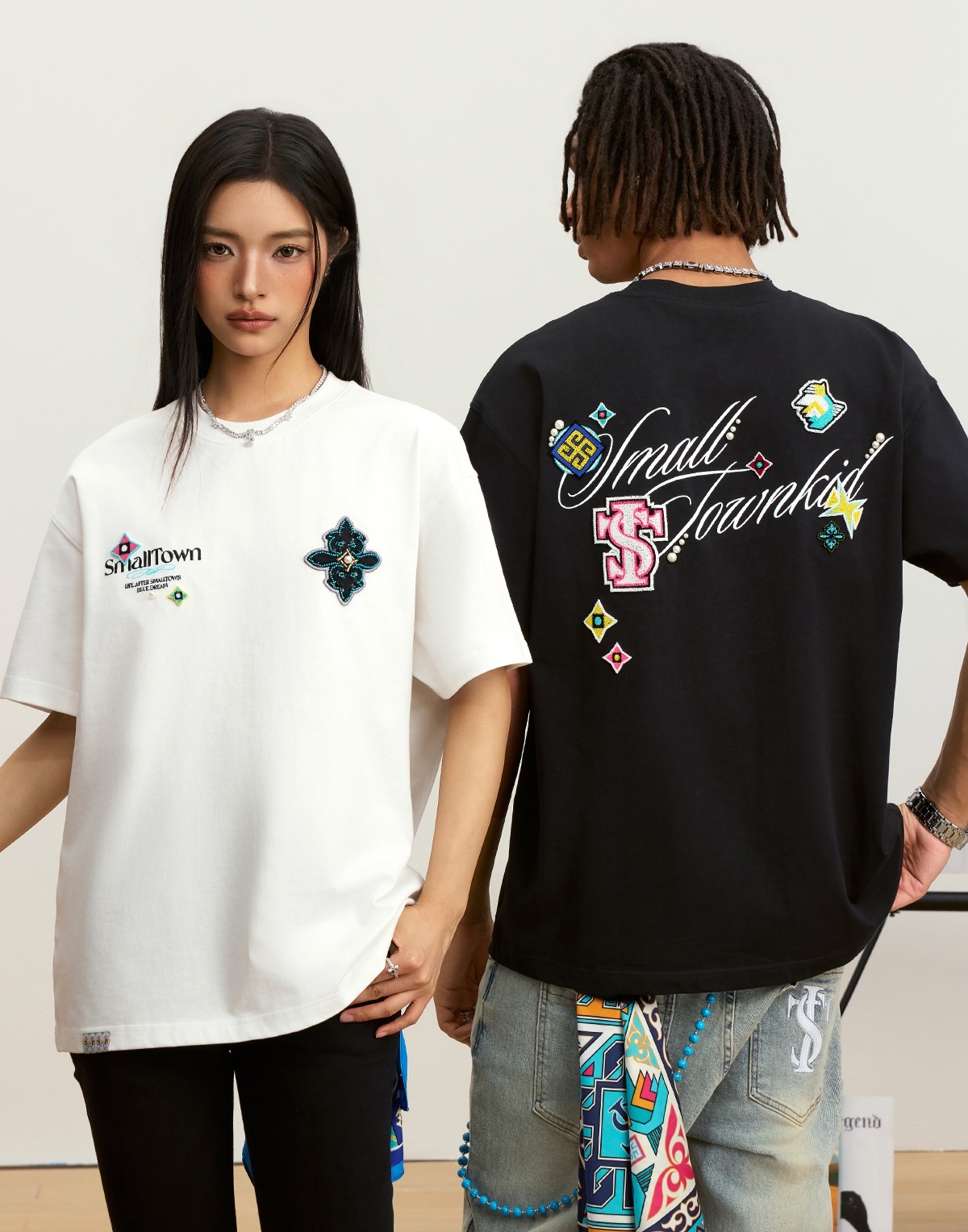 STK SmallTownKid 民族風 刺繡小Logo 短袖 T