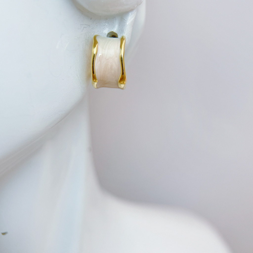 乳白雲紋流線耳環