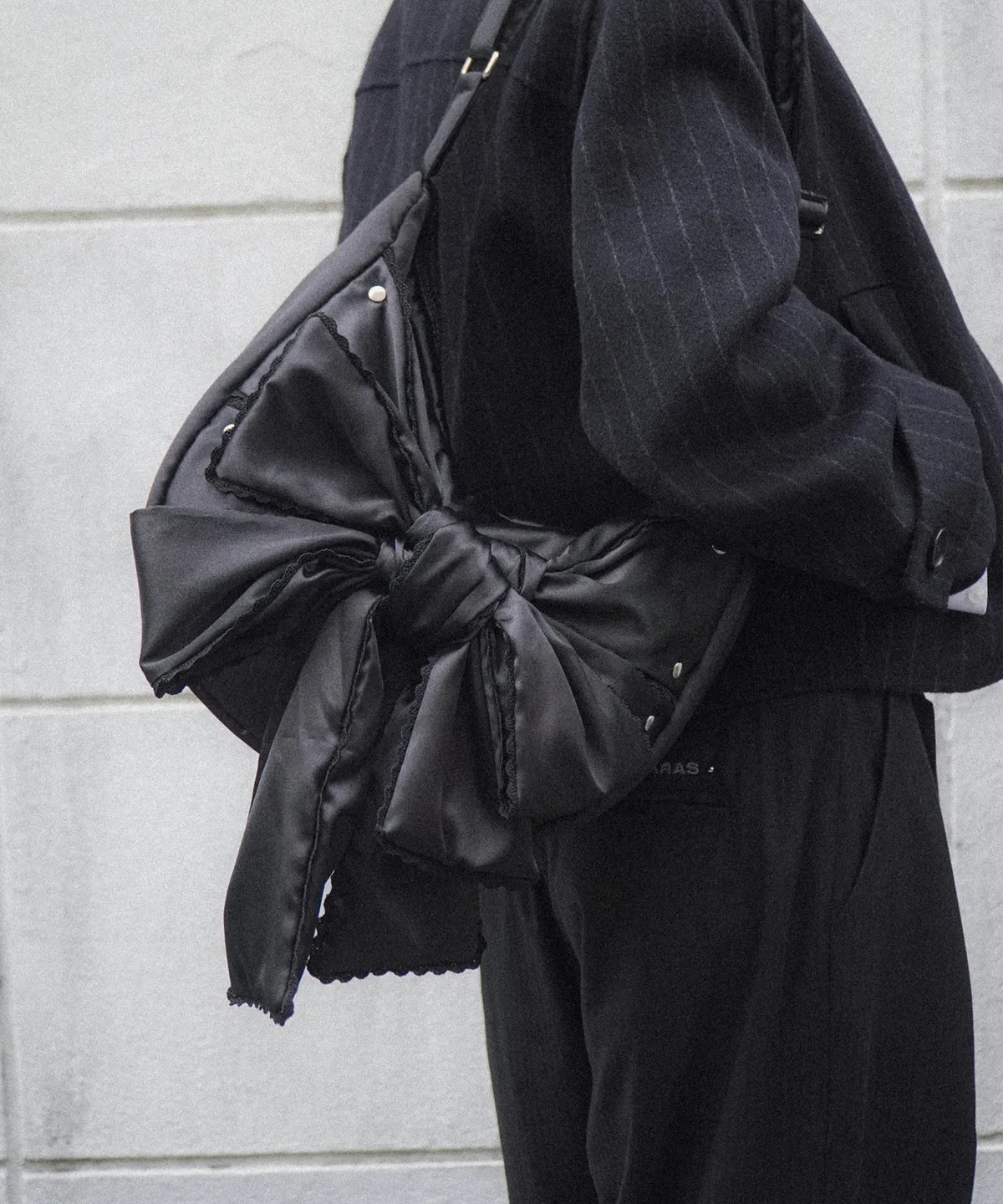 IUGAMAKARAS Laced Ribbon Shoulder Bag