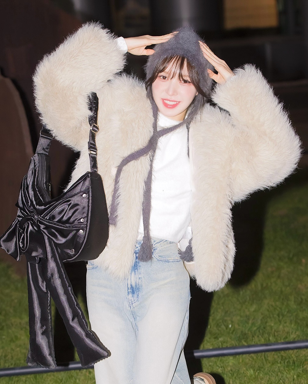 IUGAMAKARAS Laced Ribbon Shoulder Bag