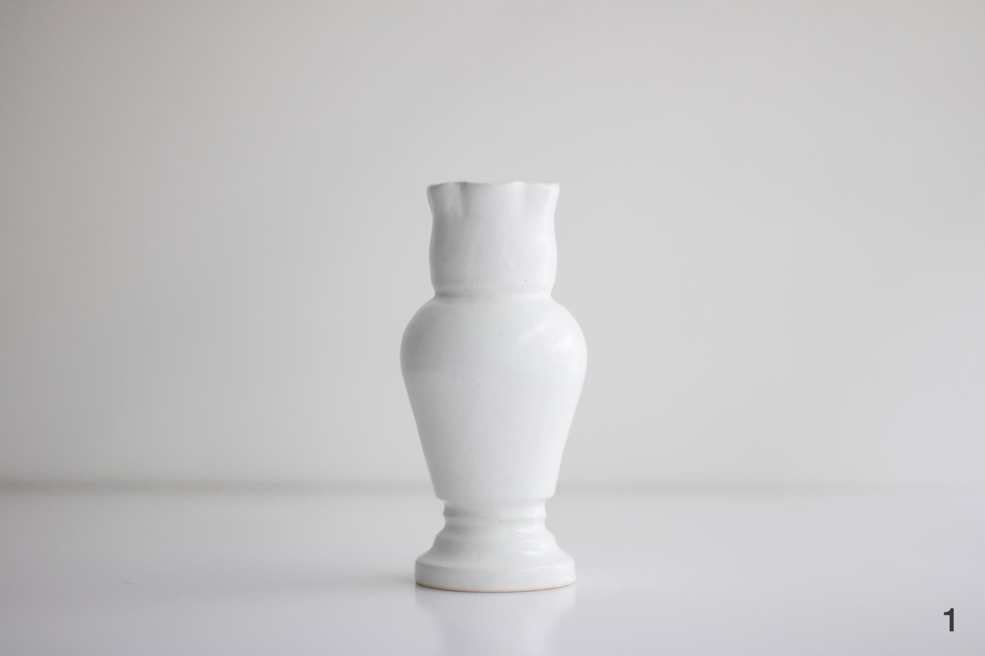 +g 安部太一-白釉花器 A