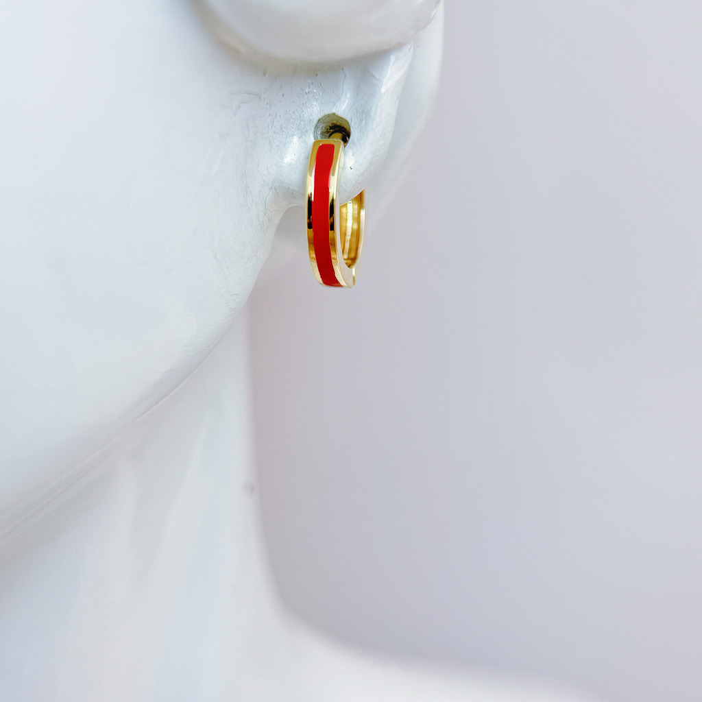 極簡紅線圓弧耳環