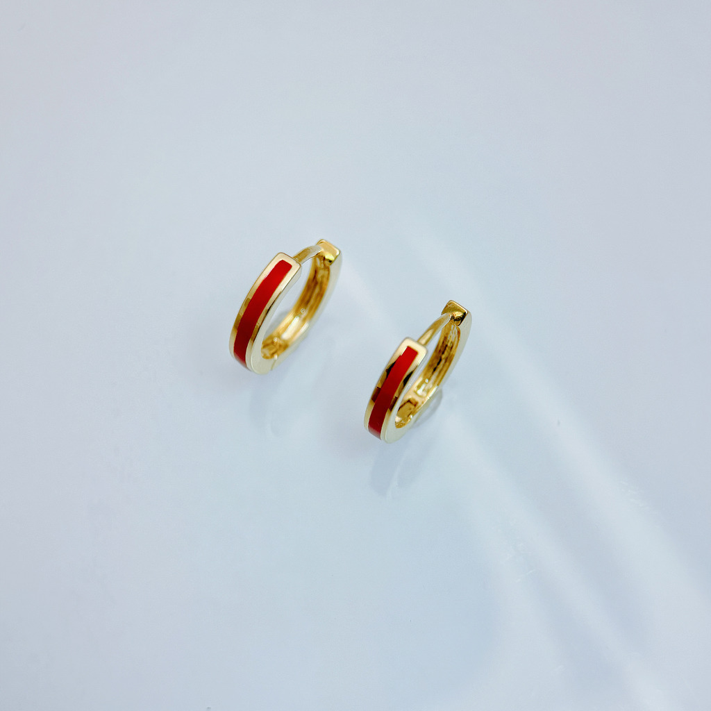 極簡紅線圓弧耳環