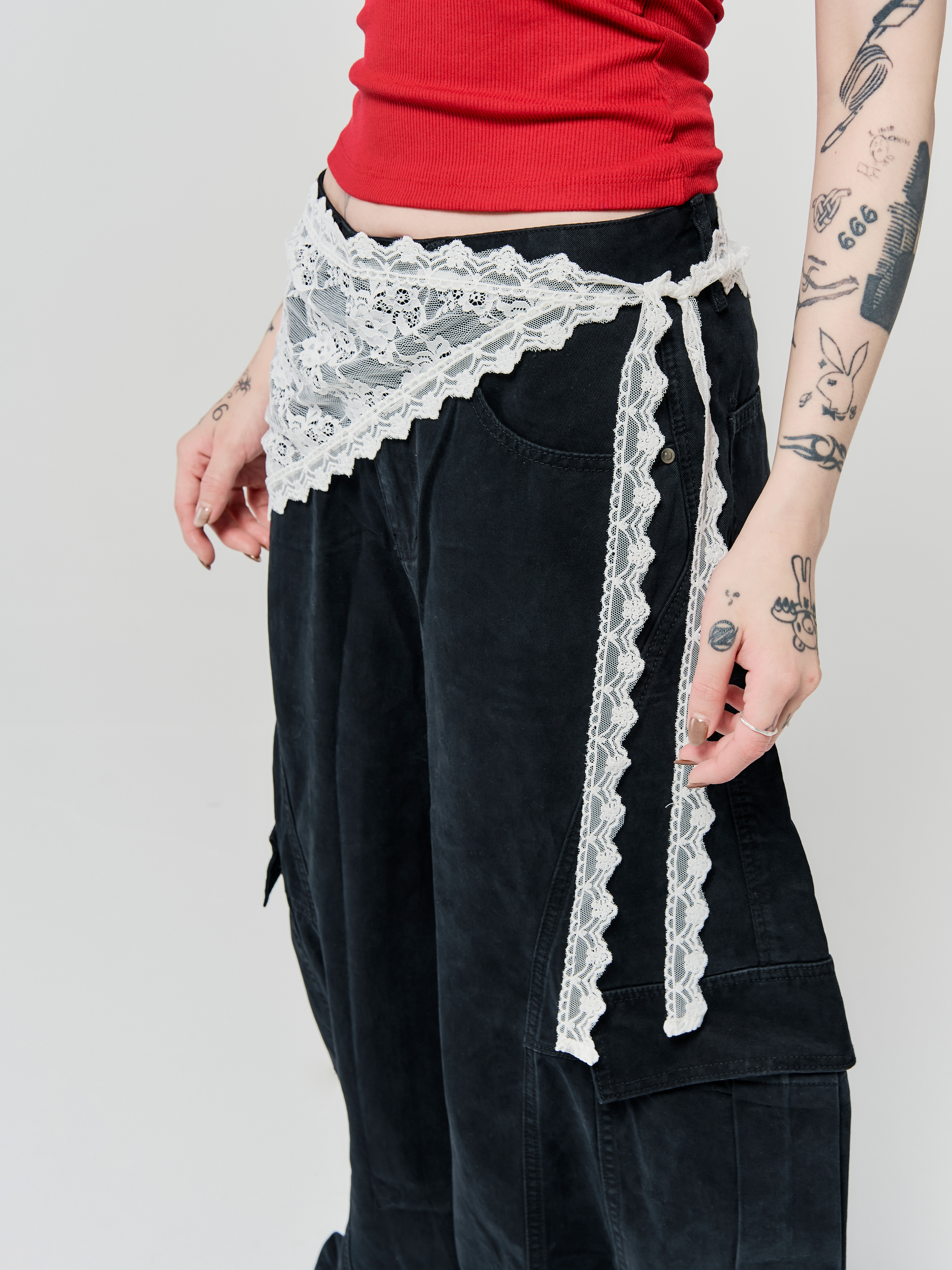 蕾絲三角綁腰片裙-白